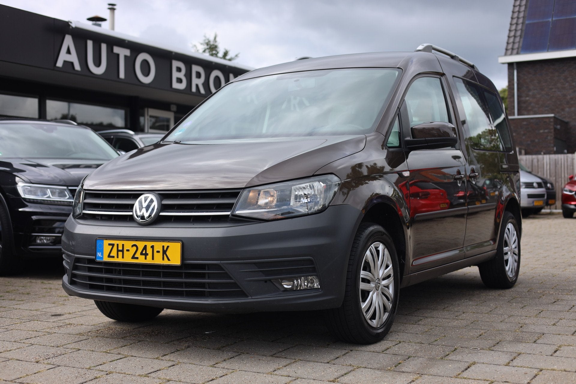 Volkswagen Caddy 1.4 TSI AUTOMAAT | NAVI | CARPLAY | ACC | T, Auto's, Volkswagen, Gebruikt, 4 cilinders, Bruin, Origineel Nederlands