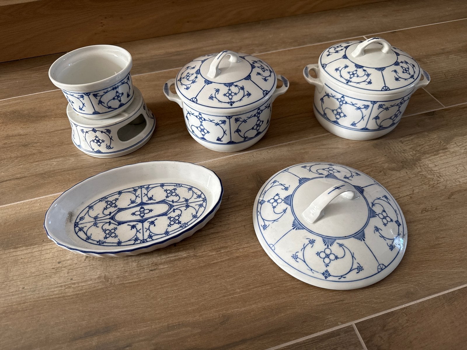 Jäger Eisenberg Original Blau Saks servies set, Antiek en Kunst, Antiek | Servies los, Ophalen of Verzenden
