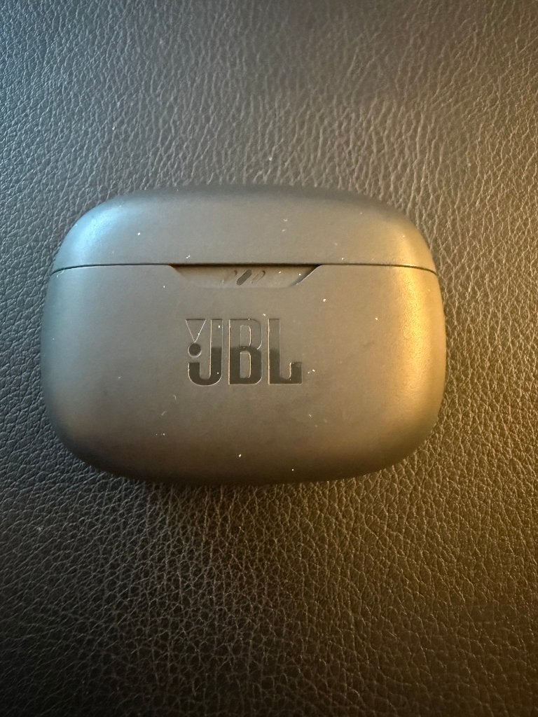 Original JBL Wave Beam black charging case, Telecommunicatie, Mobiele telefoons | Oordopjes, Gebruikt, Zwart, Ophalen of Verzenden