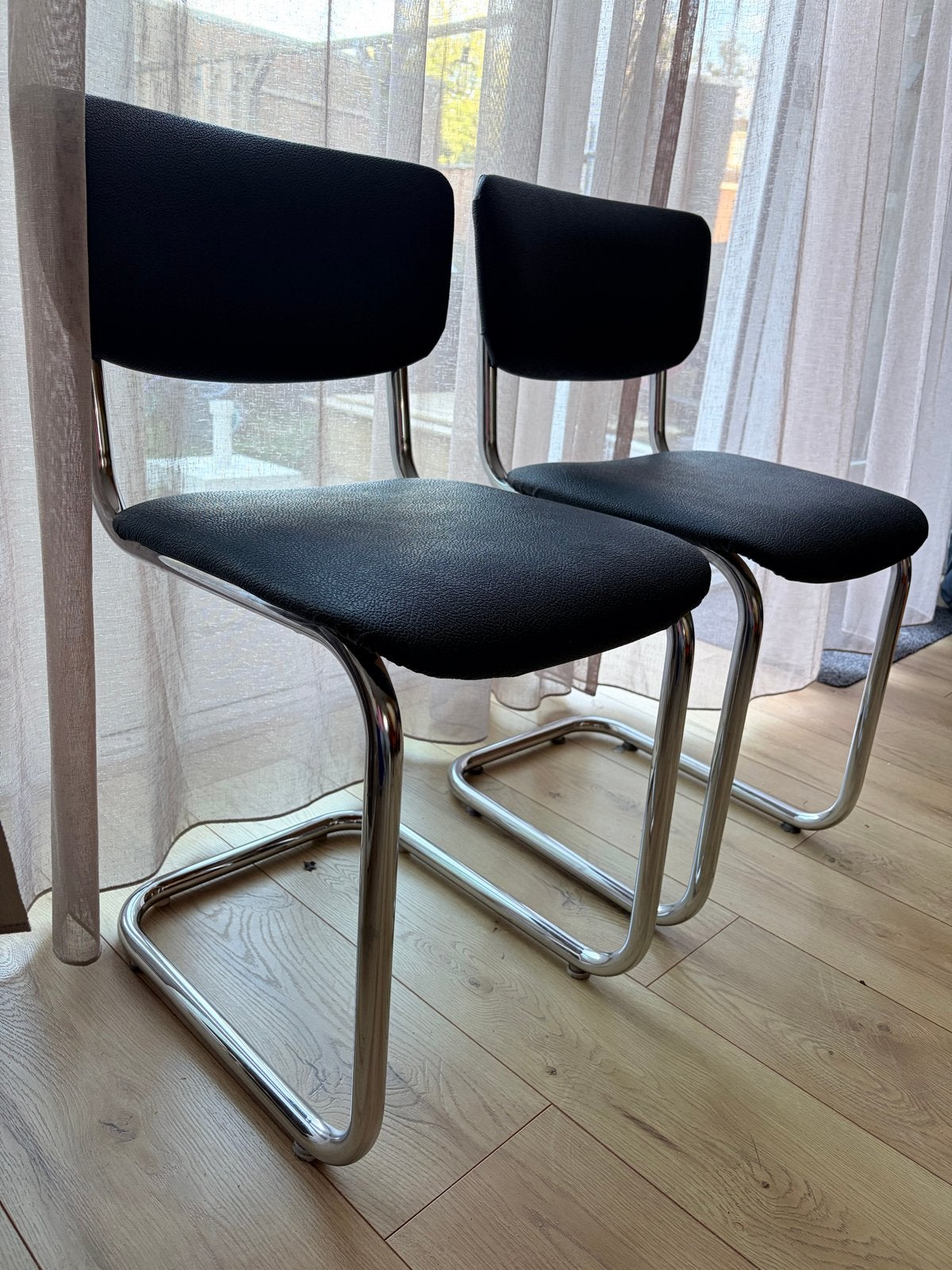 Eetkamerstoelen met chromen buisframe, Huis en Inrichting, Stoelen, Ophalen, Gebruikt, Twee, Zwart
