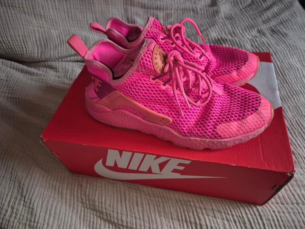 Roze Nike Huarache Sportschoenen 39, Sportschoenen, Nike, Ophalen of Verzenden, Zo goed als nieuw