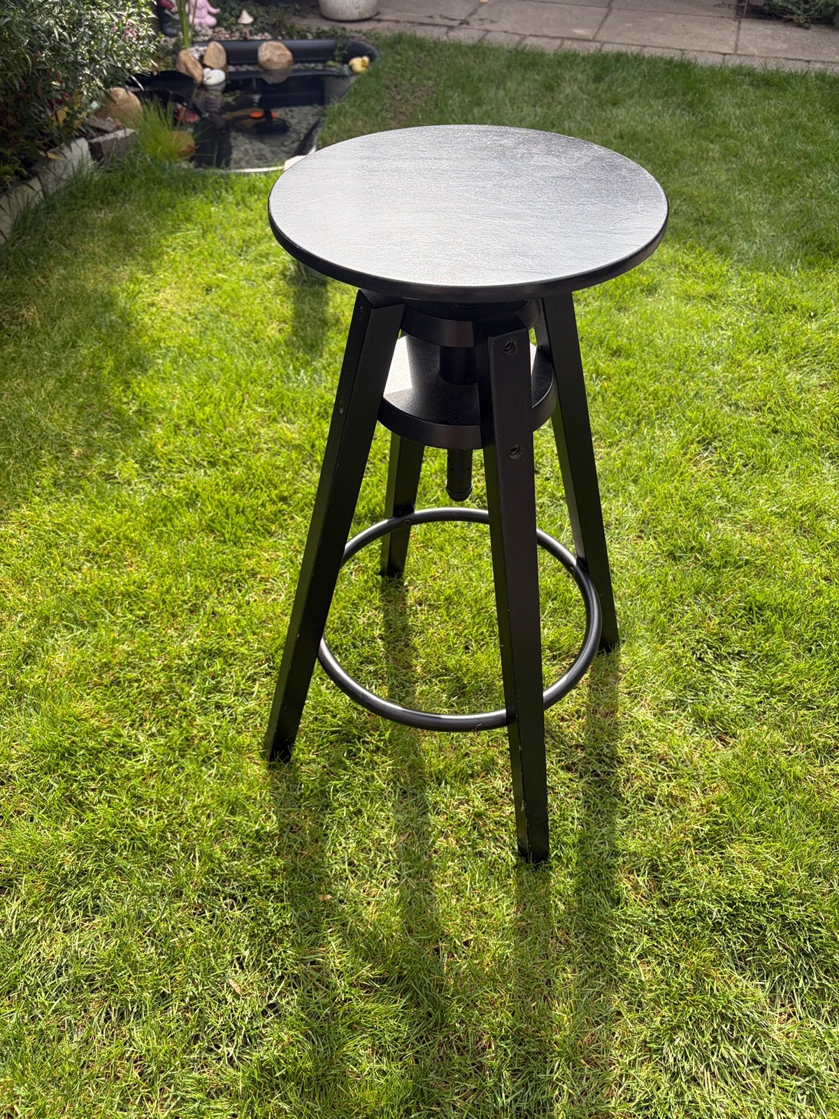 Zwarte ikea barkruk DALFRED, Huis en Inrichting, 1 kruk, Ophalen, Zo goed als nieuw, 60 tot 90 cm