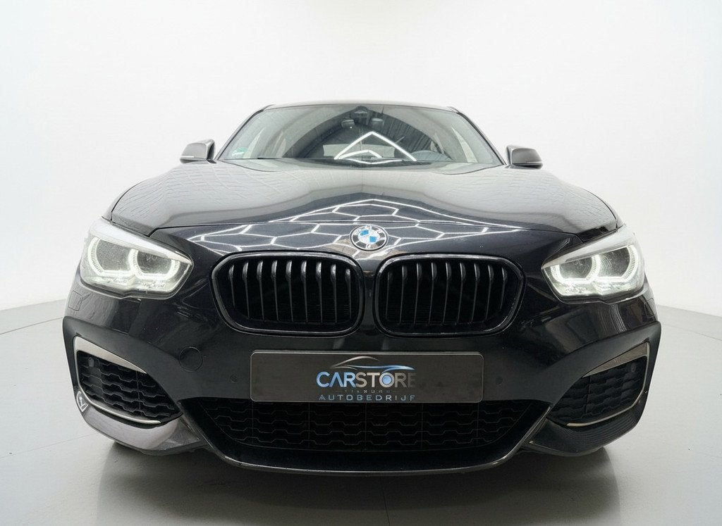 BMW 1-serie M140i Edition Shadow High Executive DAK H&K NAP, Auto's, BMW, Achterwielaandrijving, Gebruikt, 2998 cc, Automatische klimaatregeling