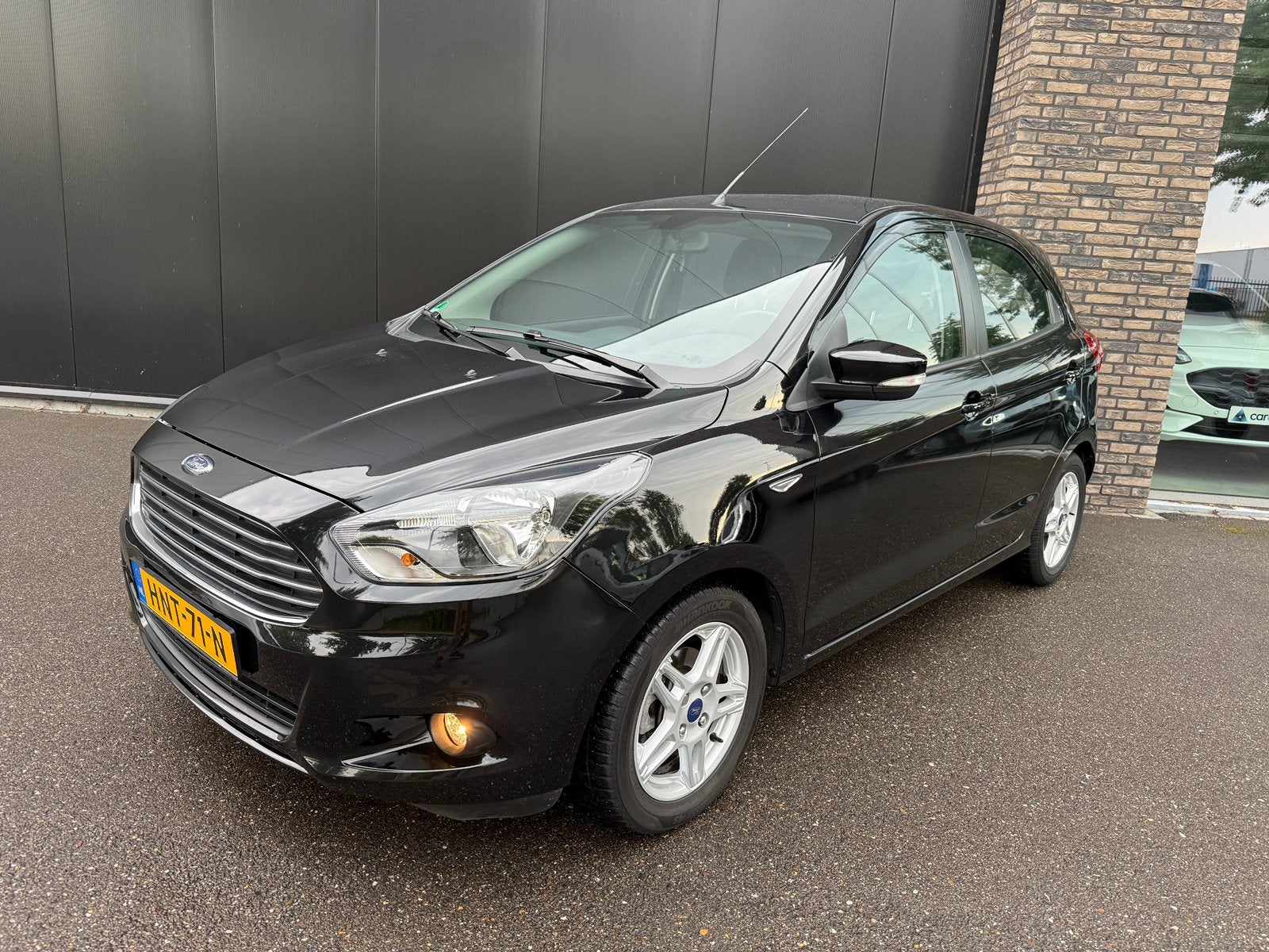 Ford Ka 1.2 63KW/85PK 5-DEURS 2017 Zwart, Auto's, Ford, Voorwielaandrijving, Stof, 4 cilinders, Ka