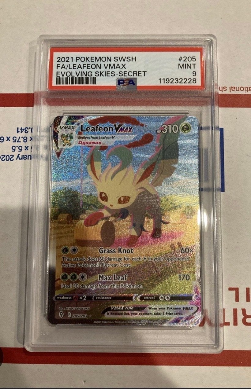 Leafeon VMAX Alternate Art PSA 9 Evolving Skies, Ophalen of Verzenden, Zo goed als nieuw, Losse kaart, Foil