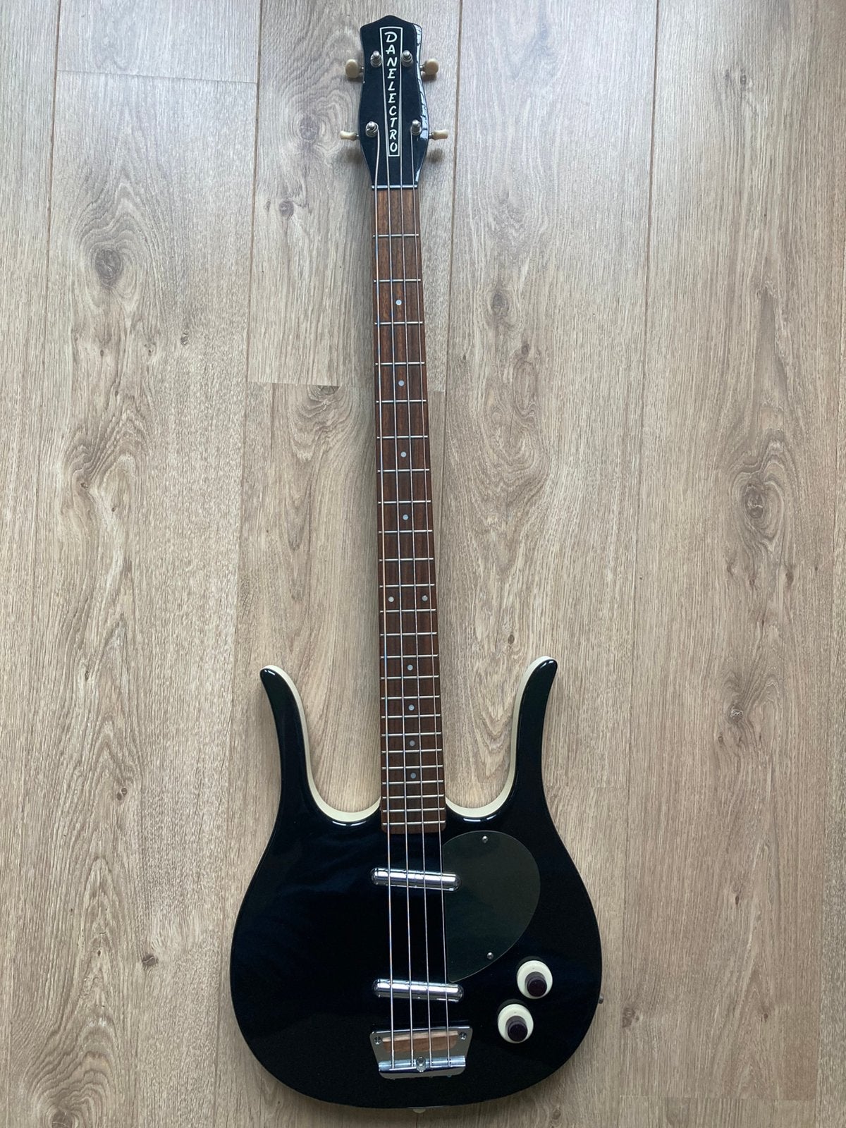 Danelectro Longhorn, Ophalen, Zo goed als nieuw, Elektrisch