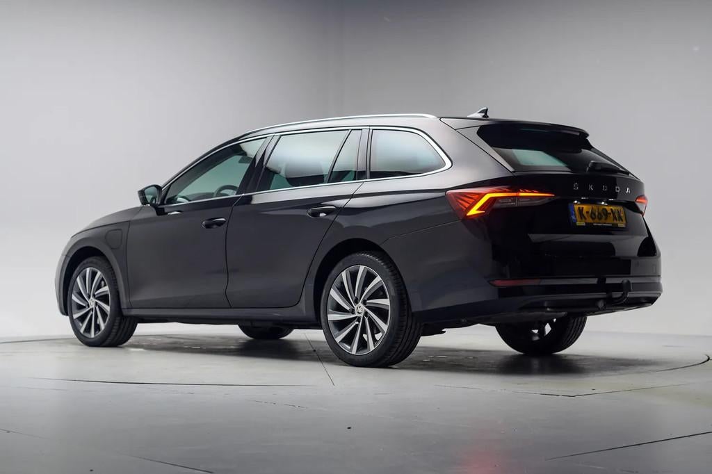 Skoda Octavia Combi 1.4 TSI iV PHEV Business Edition + [ Vir, Auto's, Skoda, Automaat, Gebruikt, Zwart, Origineel Nederlands