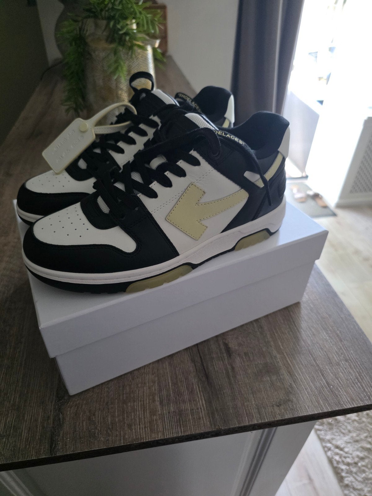 Off-White Out of Office Sneakers Zwart/Wit/Geel Glow in Dark, Ophalen of Verzenden