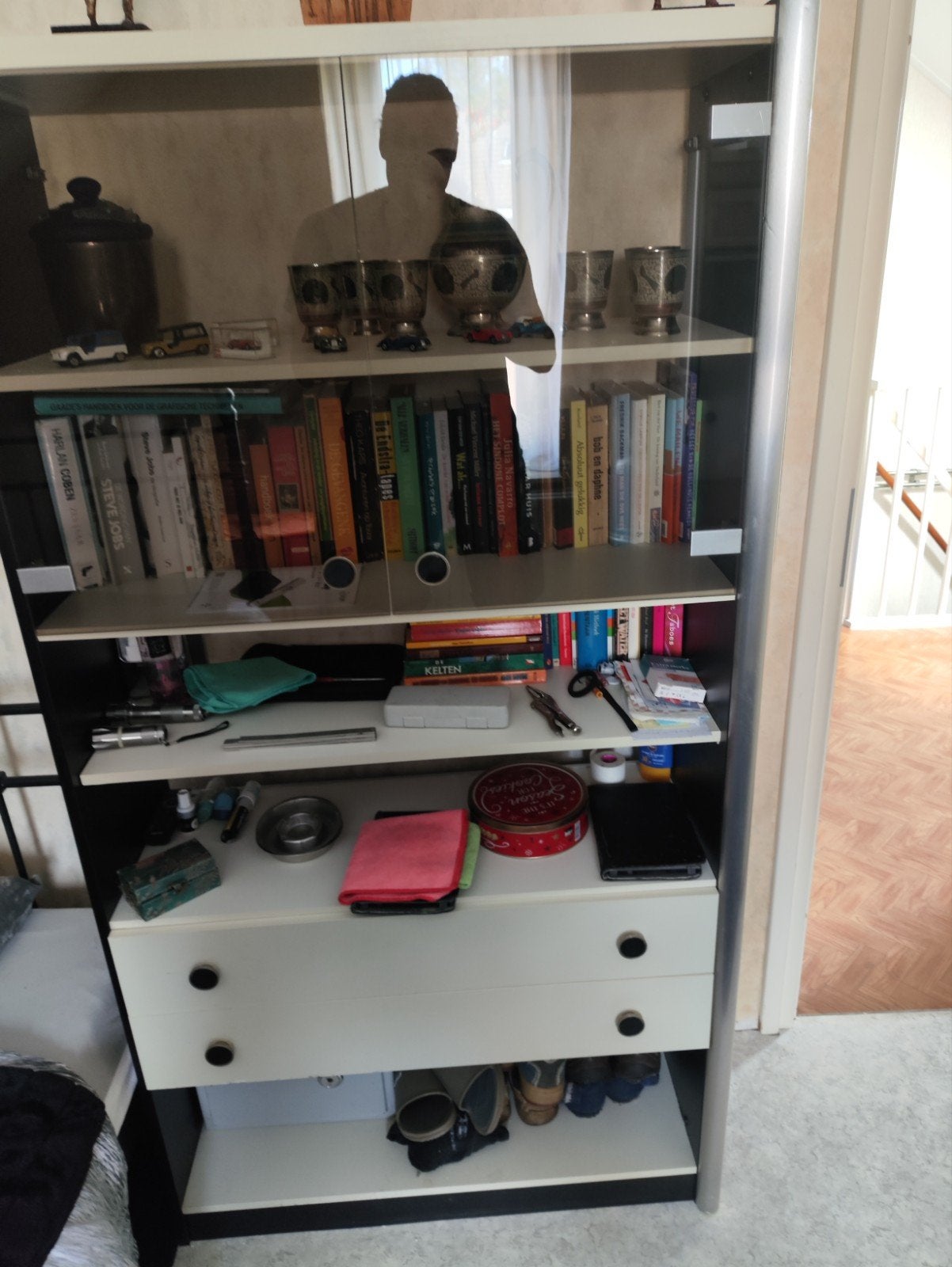 Boekenkast met lades en glazen deuren, Gebruikt, Met deur(en), Glas, Modern