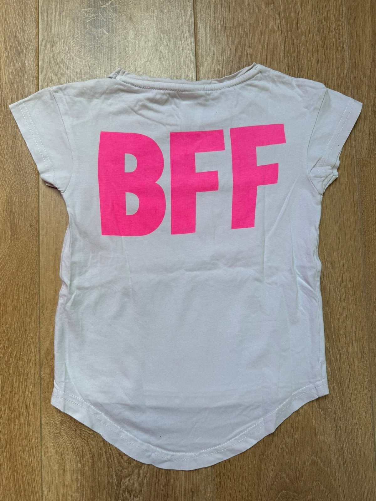 C&A Here There meisjes t-shirt wit/felroze maat 122/128, Kinderen en Baby's, Kinderkleding | Maat 122, Ophalen of Verzenden, Gebruikt