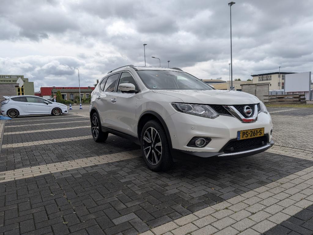 Nissan X-Trail 1.6 Dig-t 120KW 2WD 2017 Wit, Voorwielaandrijving, 1618 cc, 1800 kg, Zwart