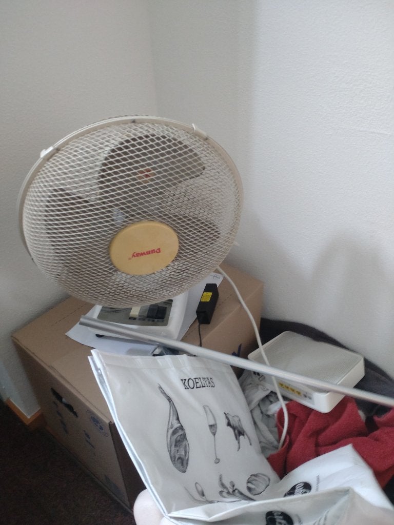 kapotte tafelventilator (voor de klusser), Witgoed en Apparatuur, Ventilatoren, Ophalen, Gebruikt, Tafelventilator