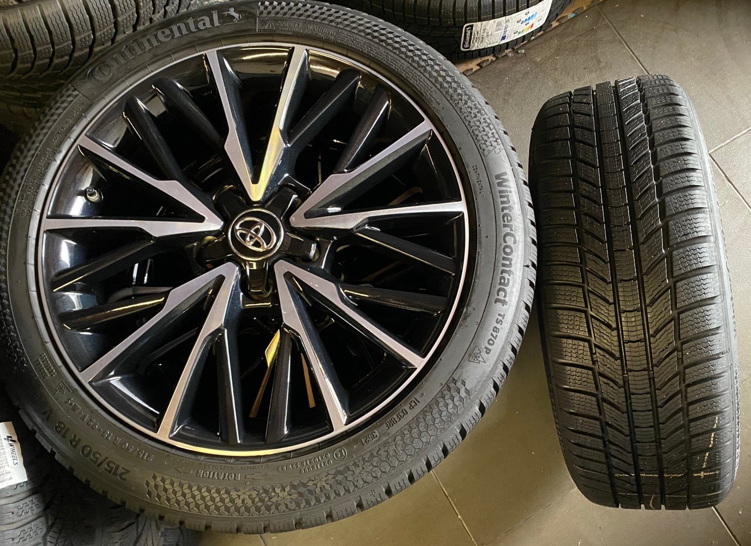 18” Toyota Yaris Cross velgen TPMS Conti winterbanden 7-8mm, 18 inch, 215 mm, Banden en Velgen, Winterbanden