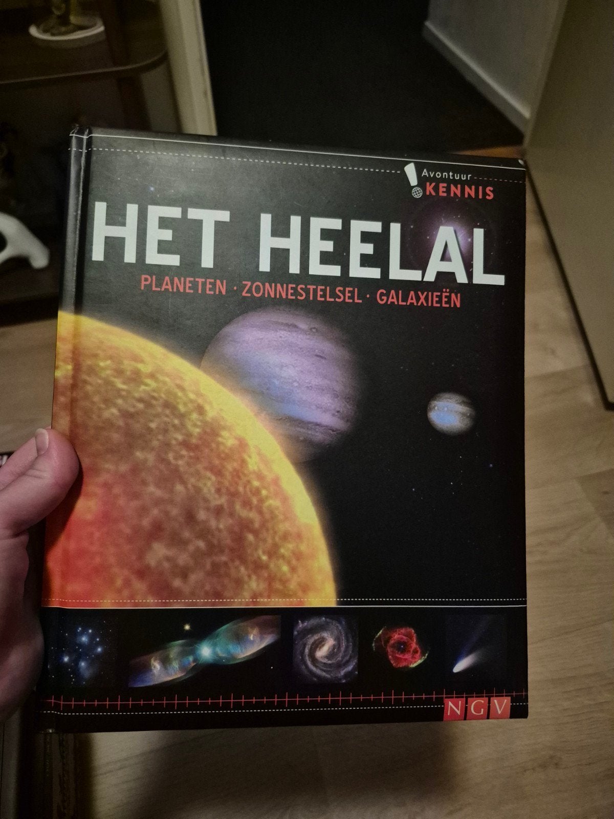 boek het heelal avontuur kennis, Ophalen of Verzenden, Zo goed als nieuw, Natuurwetenschap