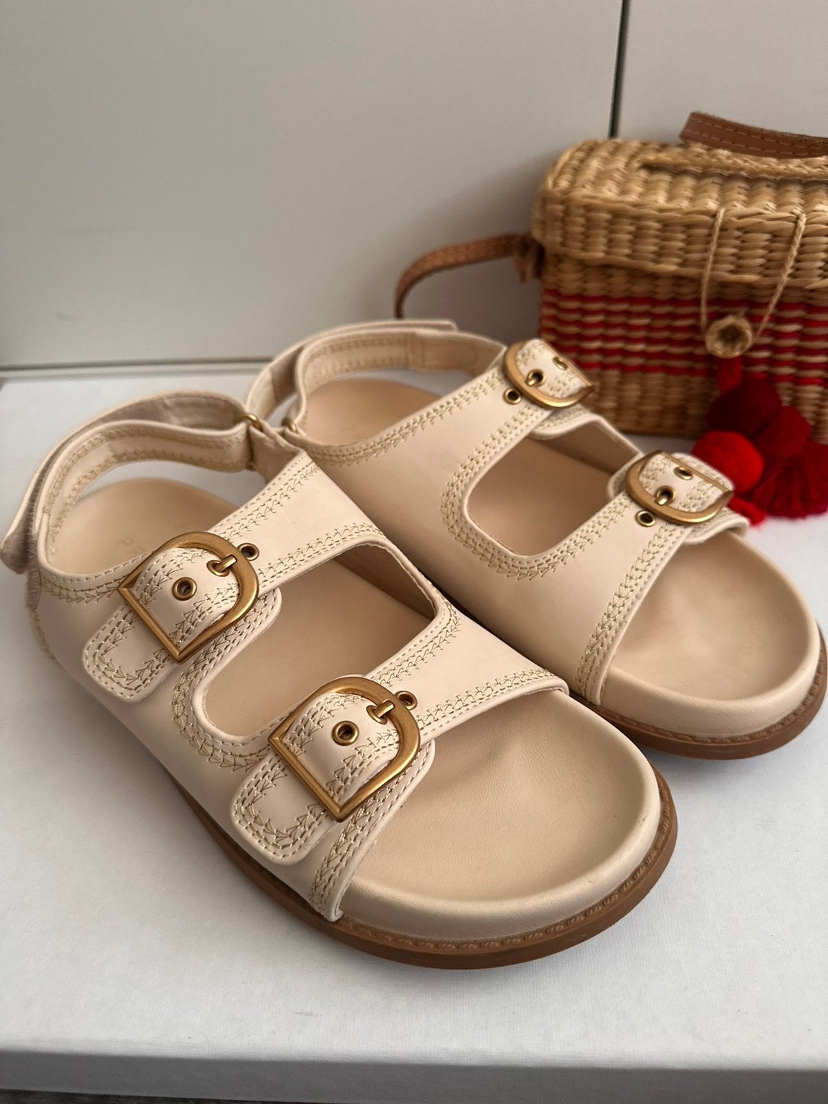 Primark dames beige creme sandalen gesp 38, Kleding | Dames, Beige, Zo goed als nieuw, Sandalen of Muiltjes, Ophalen of Verzenden