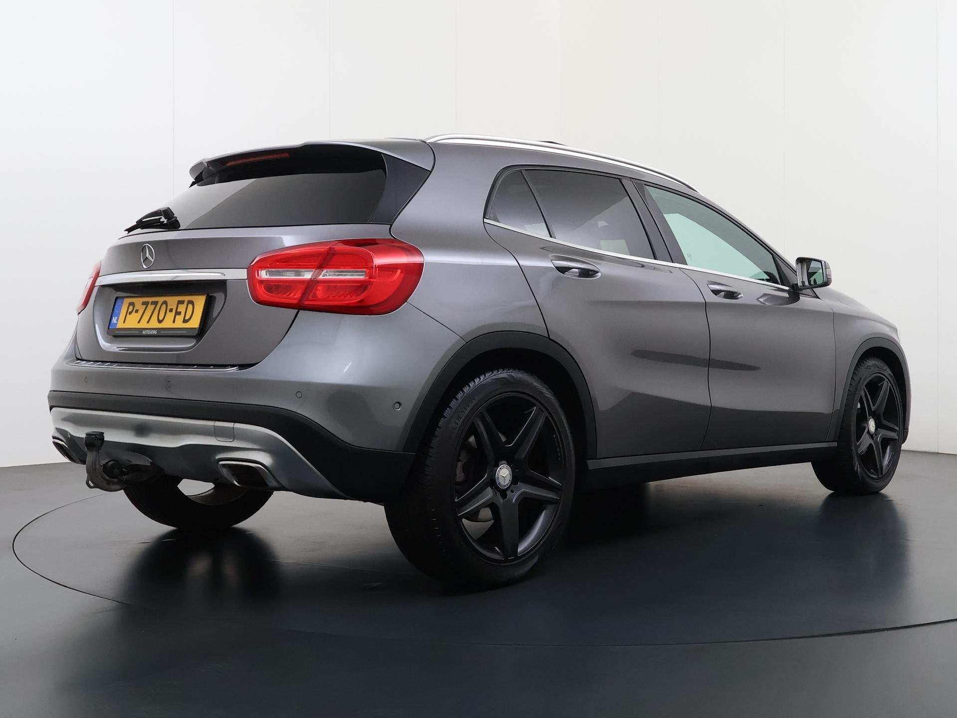 Mercedes-Benz GLA-klasse 200 Prestige Panoramadak ECC Camera, Voorwielaandrijving, Gebruikt, Bedrijf, Handgeschakeld
