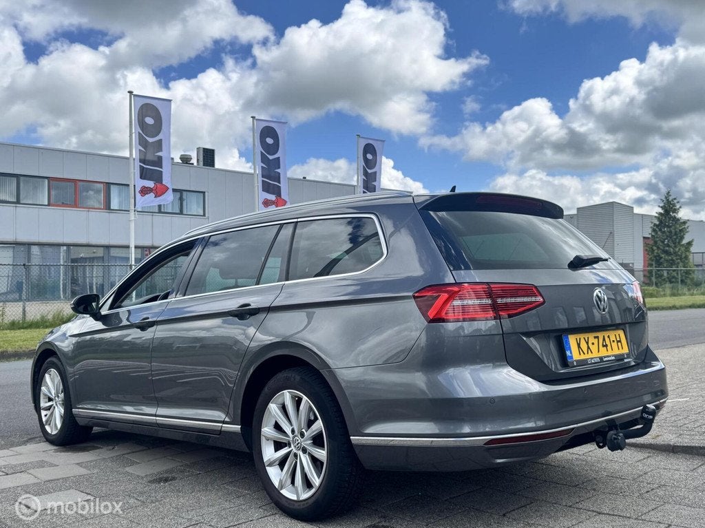 Volkswagen Passat Variant 1.6 TDI Highline|Camera ½ Leer LE, Euro 6, 4 cilinders, Te koop, 740 kg