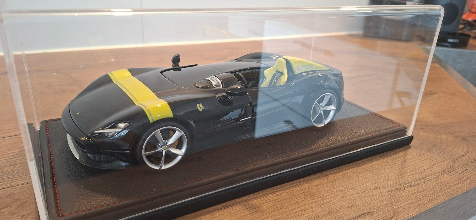 Ferrari Monza SP1 1:18 Burago - Nieuw in Vitrine, Ophalen of Verzenden