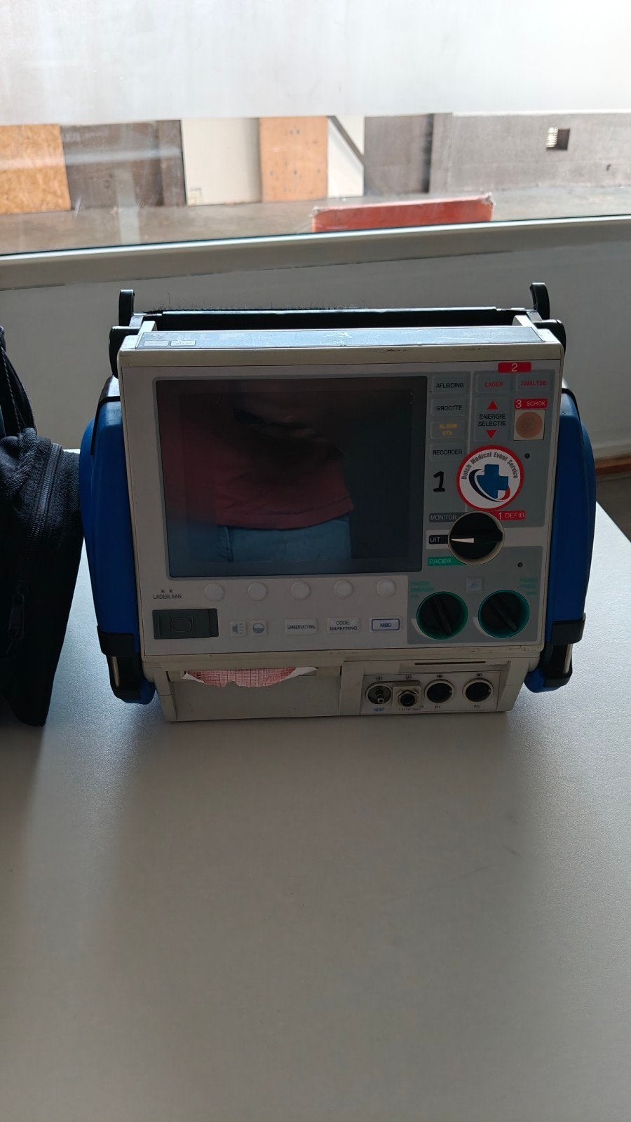 ZOLL M-Serie 4x COMPLETE SETS, Ophalen, Gebruikt