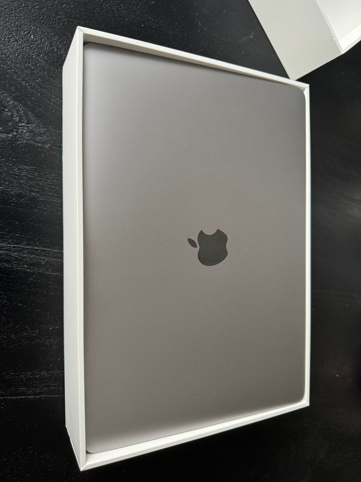 Foto 10 van MacBook Air retina 13 inch 2020 zgan 256gb 259 oplaad cycli