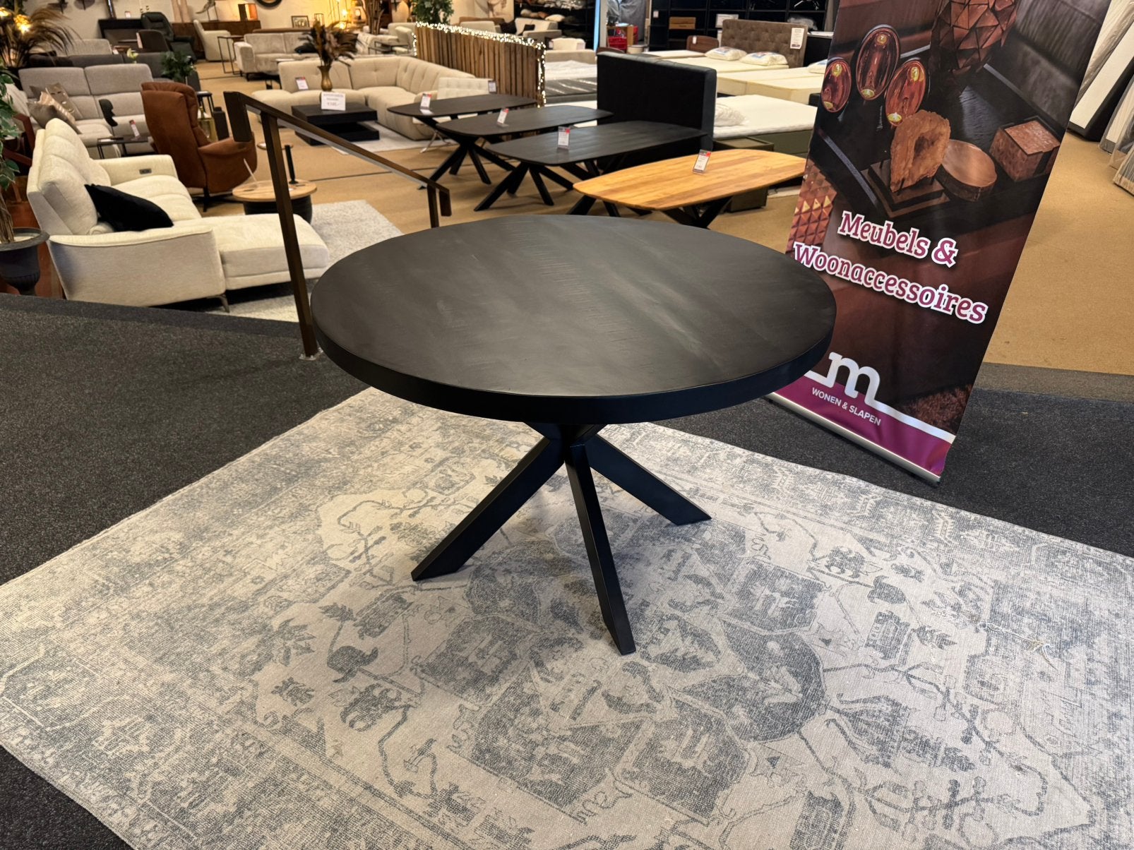 Eettafel rond 110cm Zwart mango€279,- Direc leverbaar E-7419, #Eeettafel#Tafels#Eethoeken#Bijzettafels#Salontafels, Rond, Nieuw