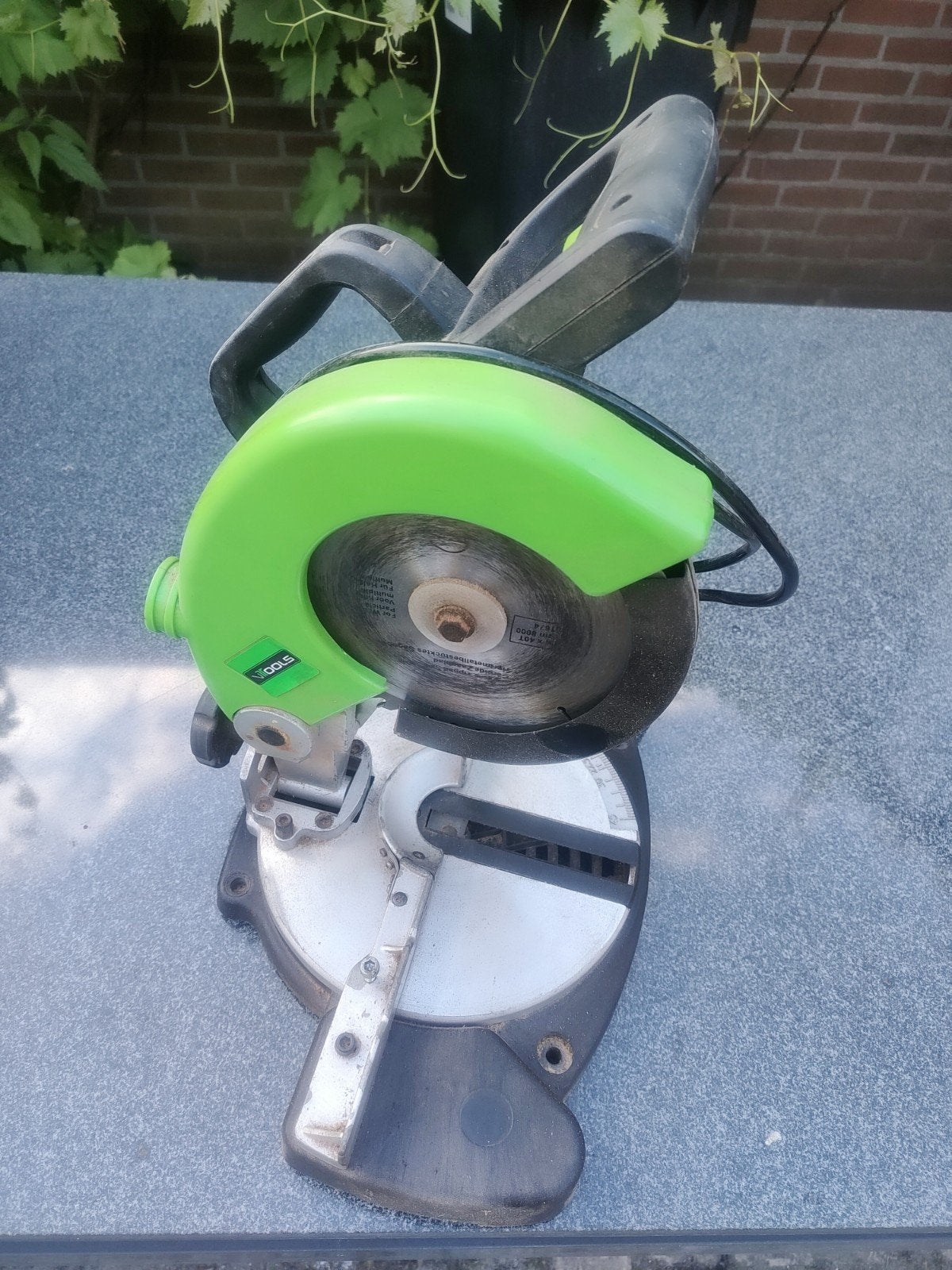 Afkortzaag  V tools, Doe-het-zelf en Verbouw, Ophalen, Gebruikt, Afkortzaag, 30 tot 70 mm