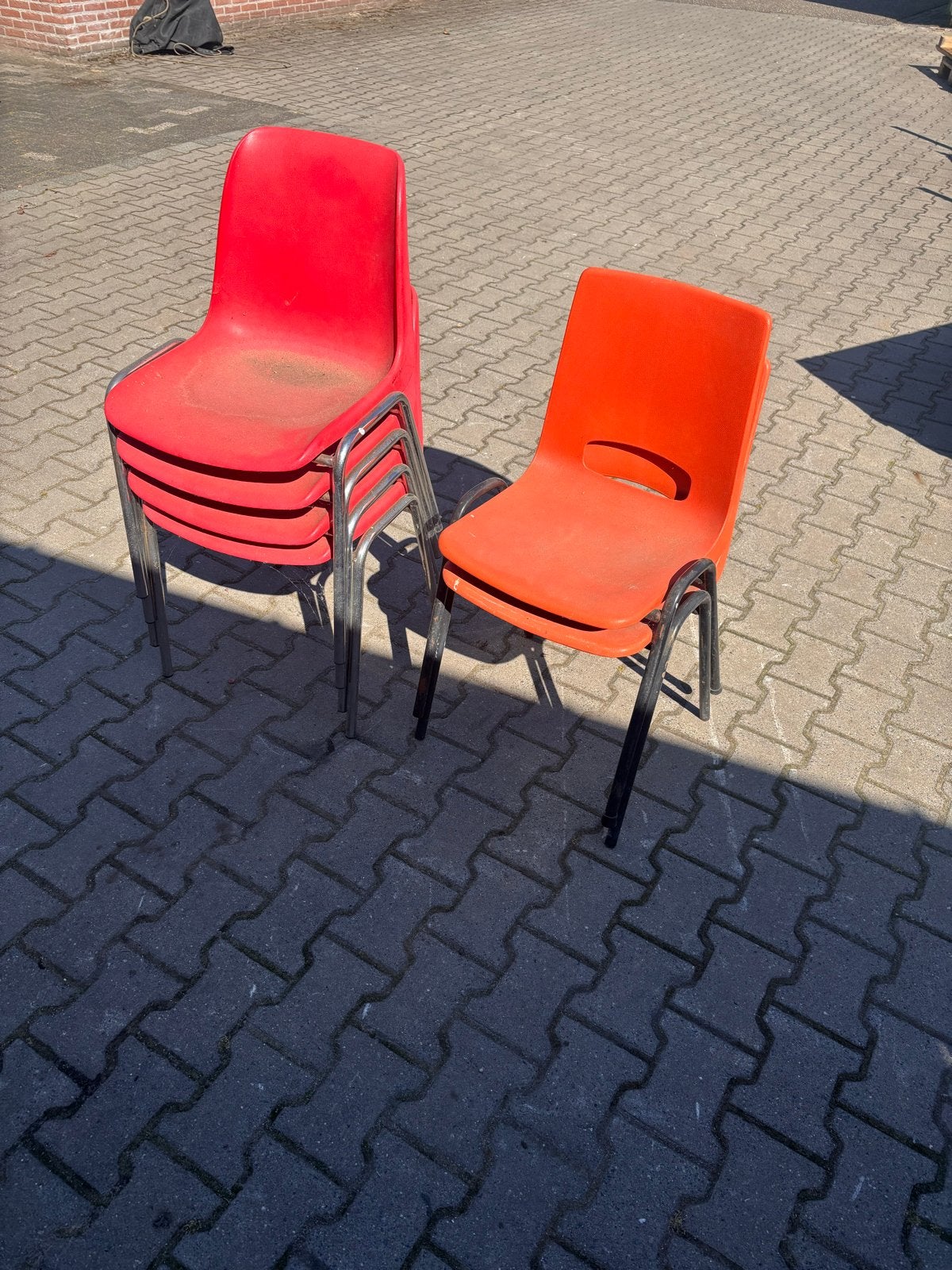 6 Stapelbare Kunststof Stoelen met IJzeren Frame, Huis en Inrichting, Stoelen, Ophalen, Kunststof, Gebruikt, Overige kleuren