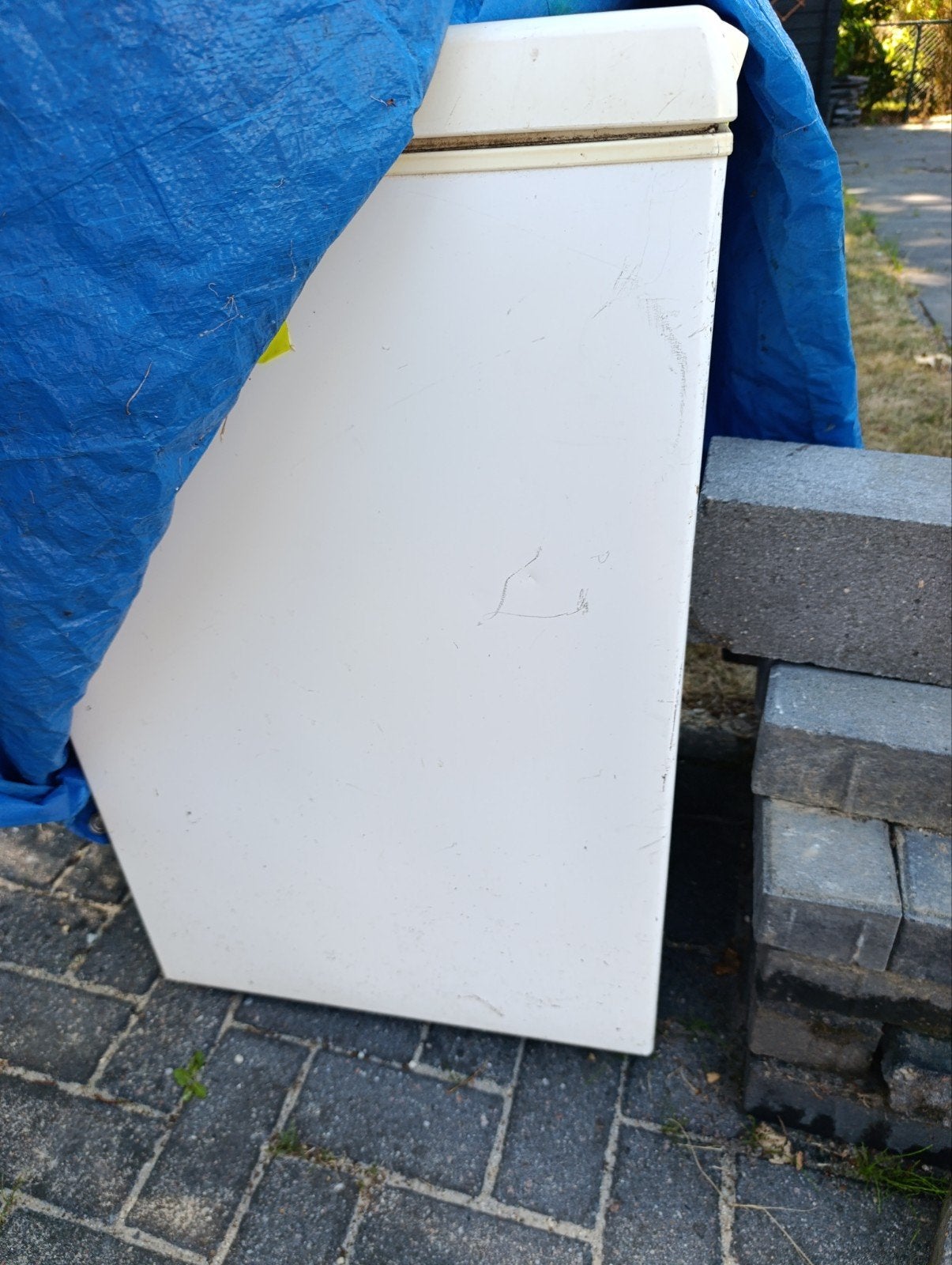 Oud ijzer Tafelmodel vriezer - motor werkt, gratis af te ha, Witgoed en Apparatuur, Vrieskast, Minder dan 85 cm, Minder dan 60 cm