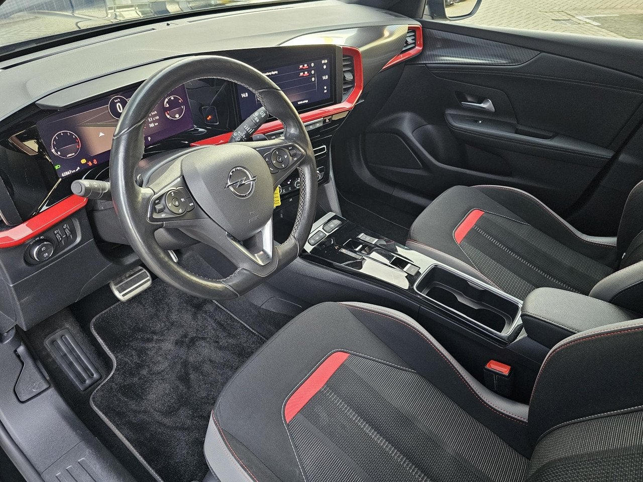 Foto 13 van Opel Mokka 1.2 Turbo GS Line Trekhaak afn. | Stoel en stuurw