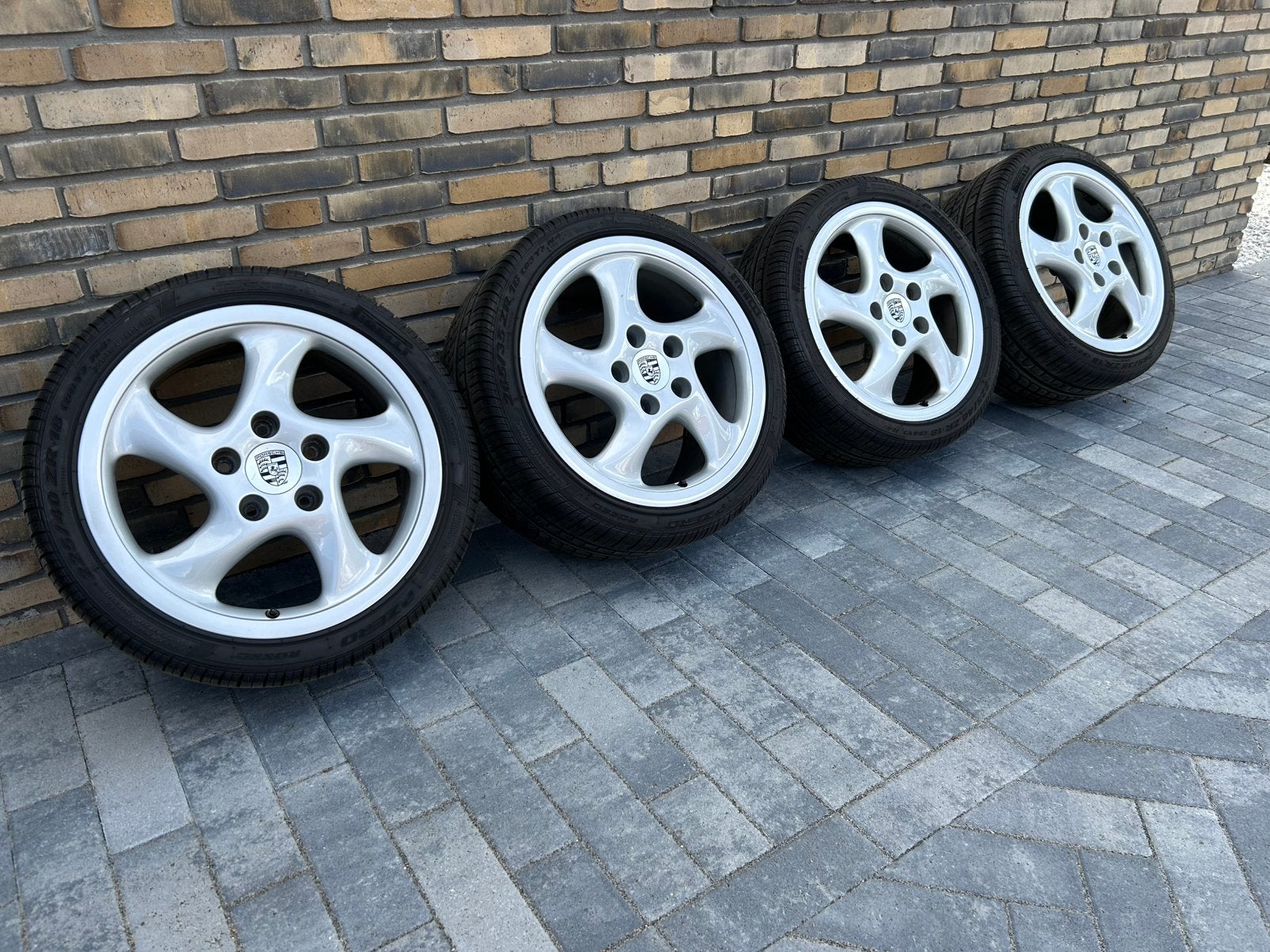 Porsche 18 inch Turbo Twist 993 996 Hollow Spoke velgen Pire, Ophalen, 18 inch, Banden en Velgen, Zomerbanden