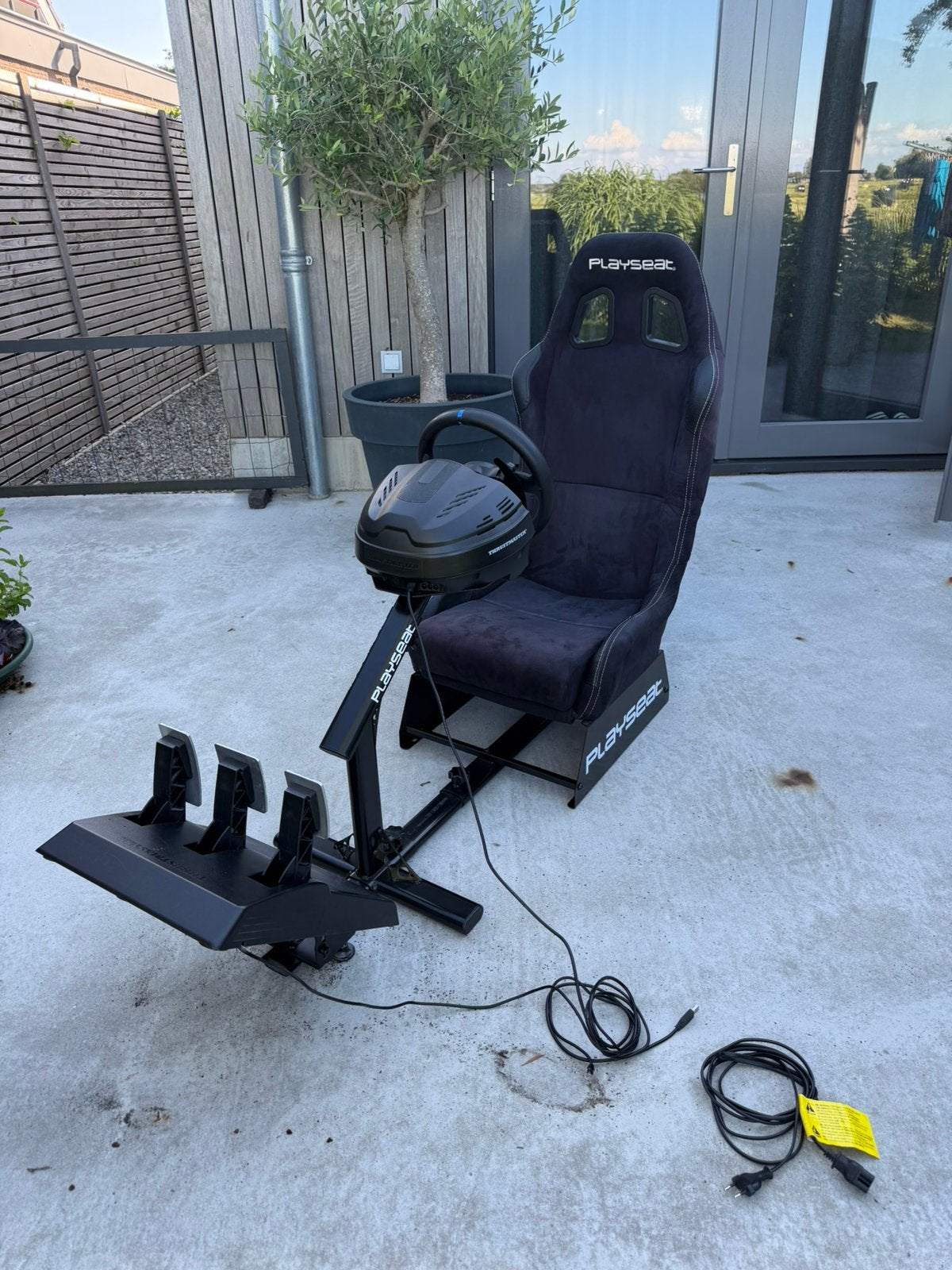 Playseat Evolution Alcantara + Thrustmaster T300 RS GT, Ophalen, 1 speler, Racen en Vliegen, Zo goed als nieuw
