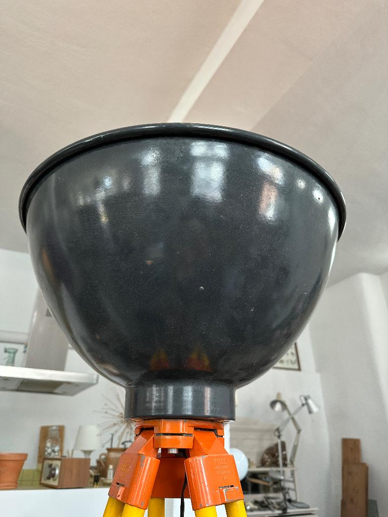 SALE: vintage, industriële tripod vloerlamp, staande lamp, Ophalen