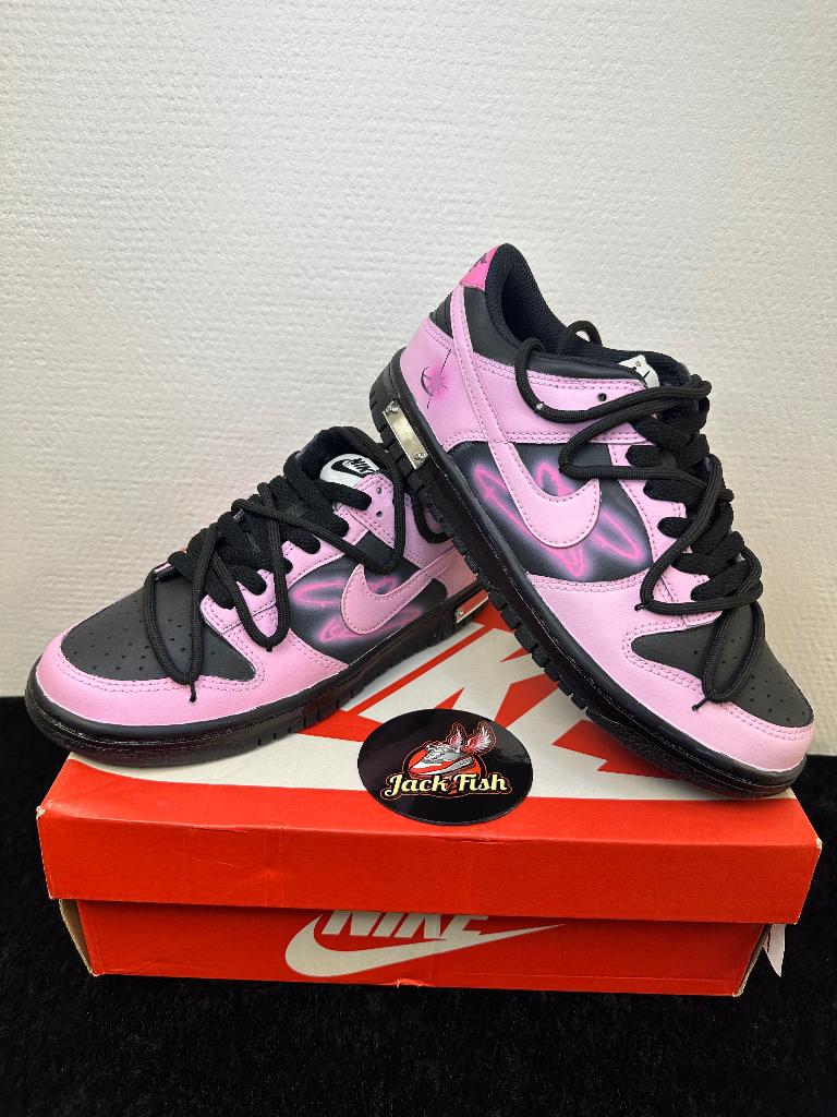 Nike Dunk Low - Neon Interstellar Millennium - size 38, Kleding | Heren, Schoenen, Nieuw, Sneakers of Gympen, Overige kleuren