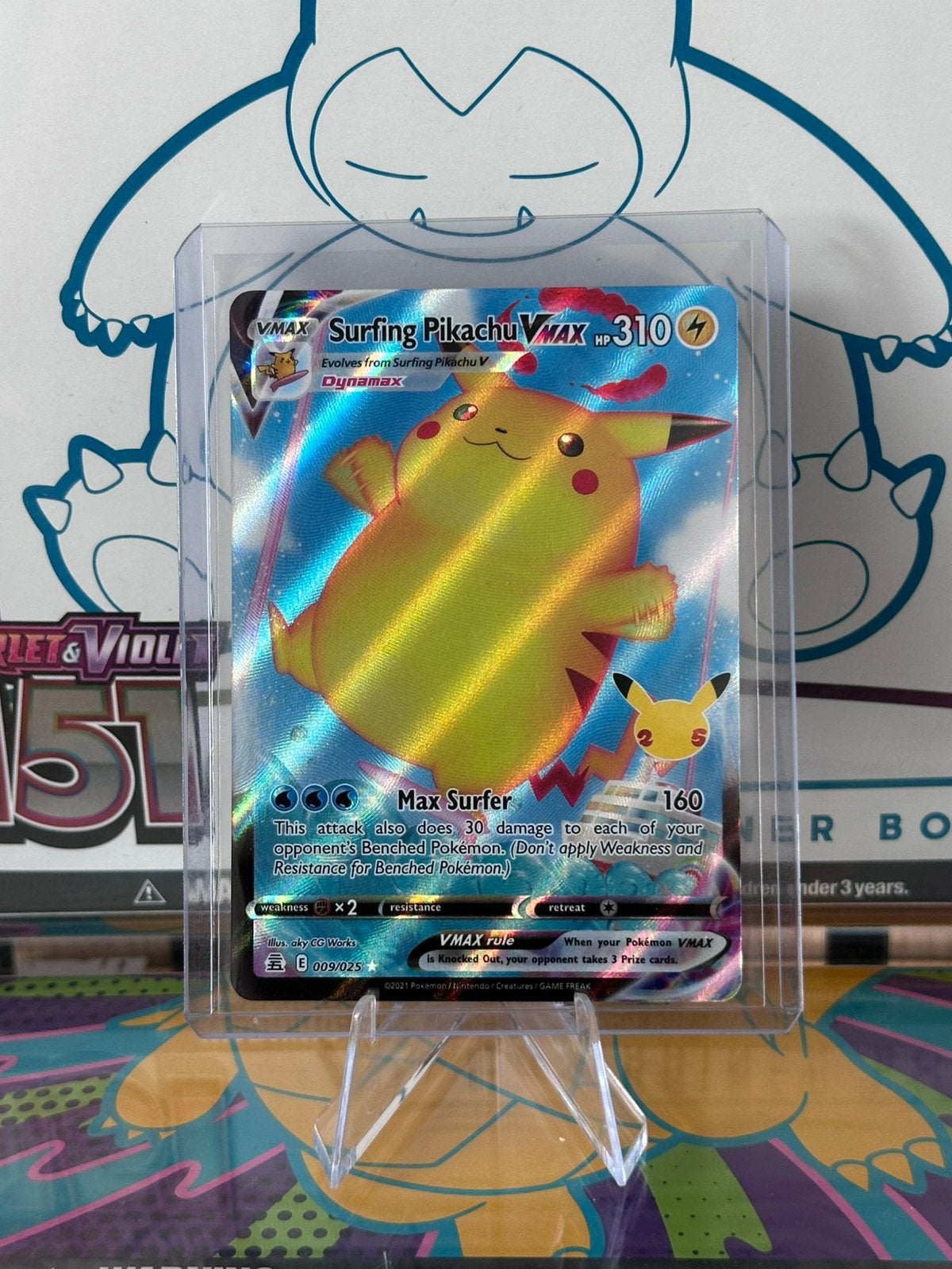 Surfing Pikachu VMAX (009/025) - Celebrations, Hobby en Vrije tijd, Verzamelkaartspellen | Pokémon, Ophalen of Verzenden, Nieuw