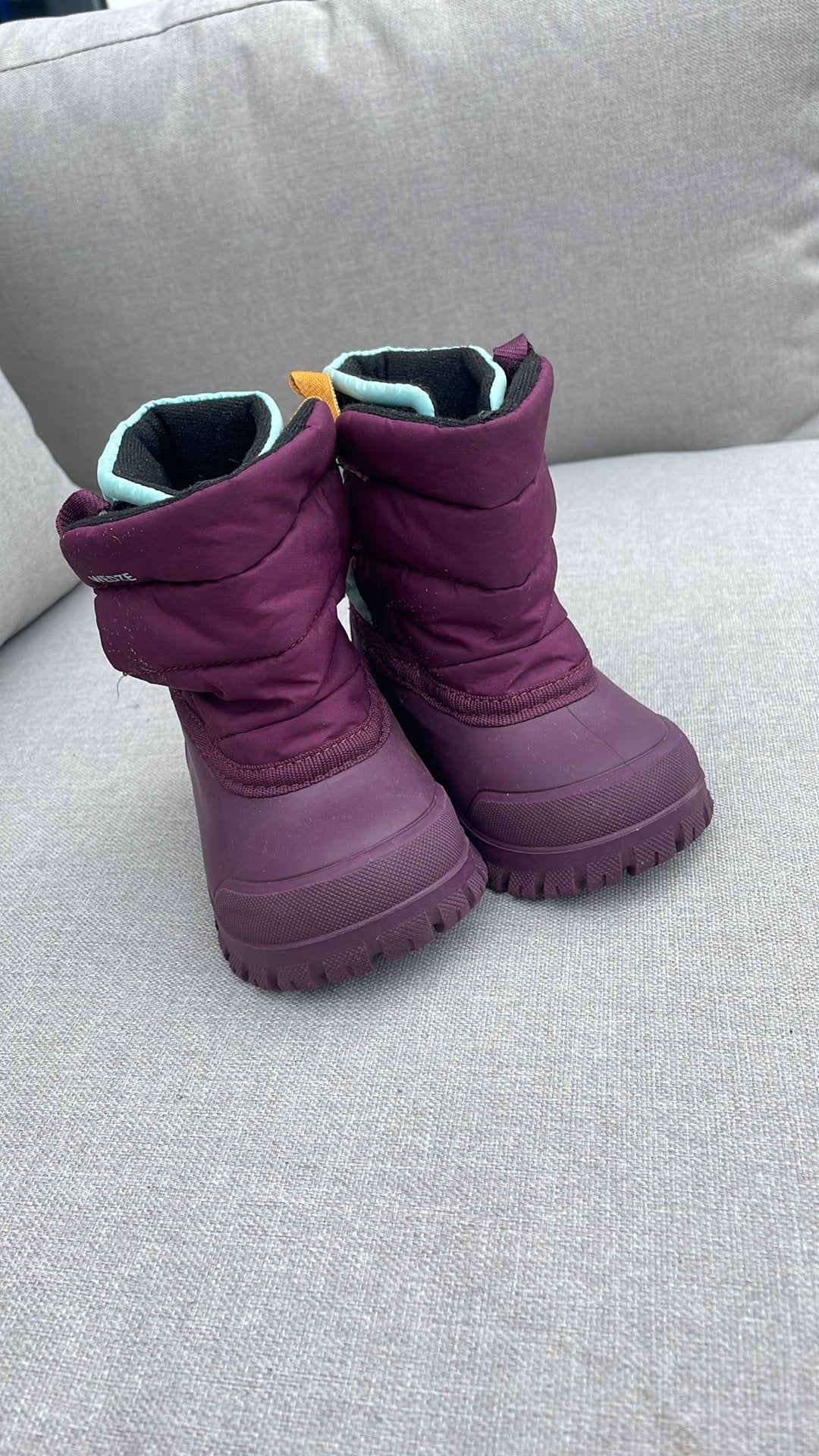 Snowboots, Kinderen en Baby's, Kinderkleding | Schoenen en Sokken, Ophalen of Verzenden, Zo goed als nieuw, Jongen of Meisje, Laarzen