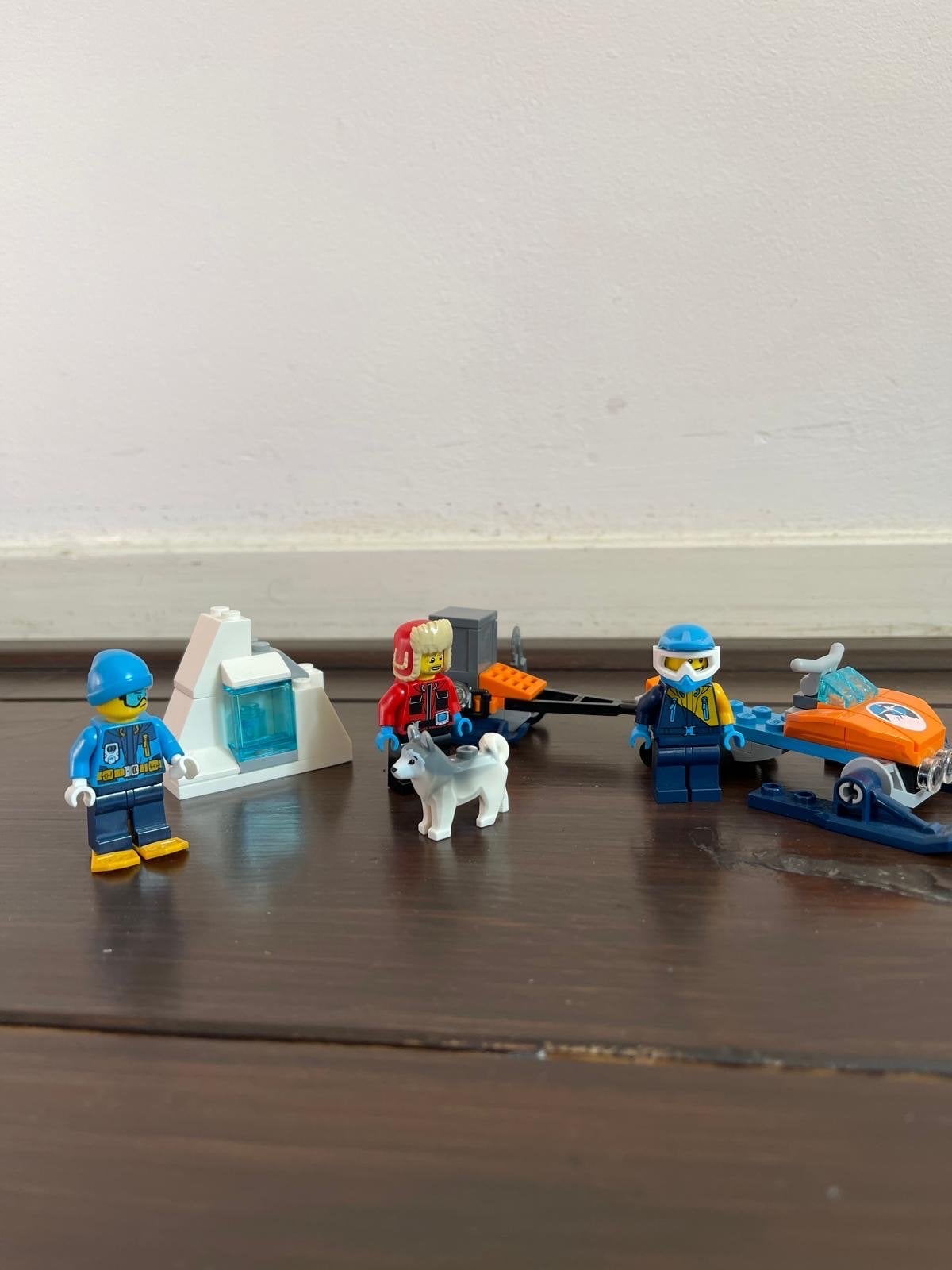 Lego City Arctische set met figuren en sneeuwscooter, City, Lego, Ophalen of Verzenden, Zo goed als nieuw