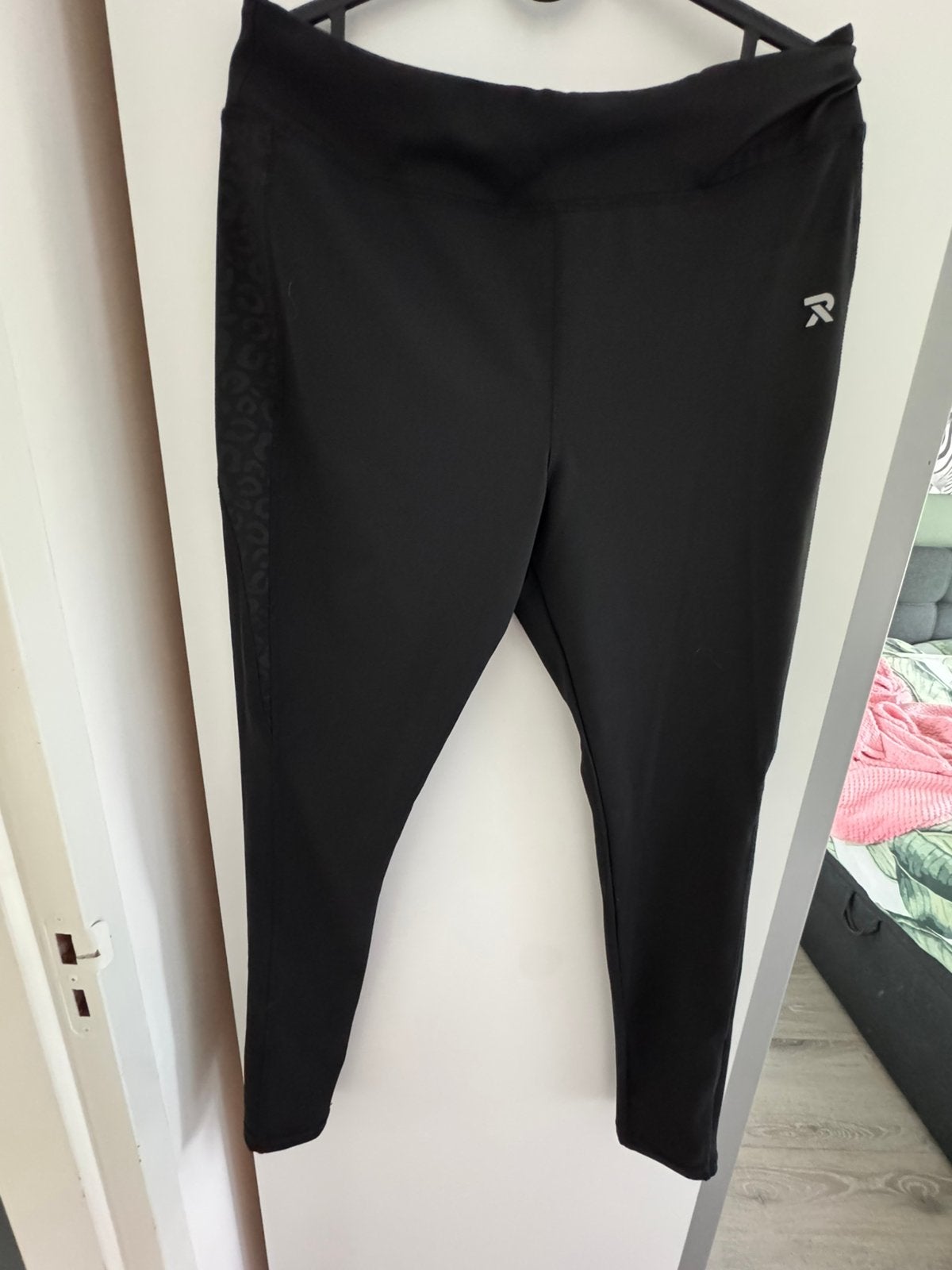 Dames sport legging, Kleding | Dames, Zwart, Nieuw, Ophalen of Verzenden, Maat 42/44 (L)