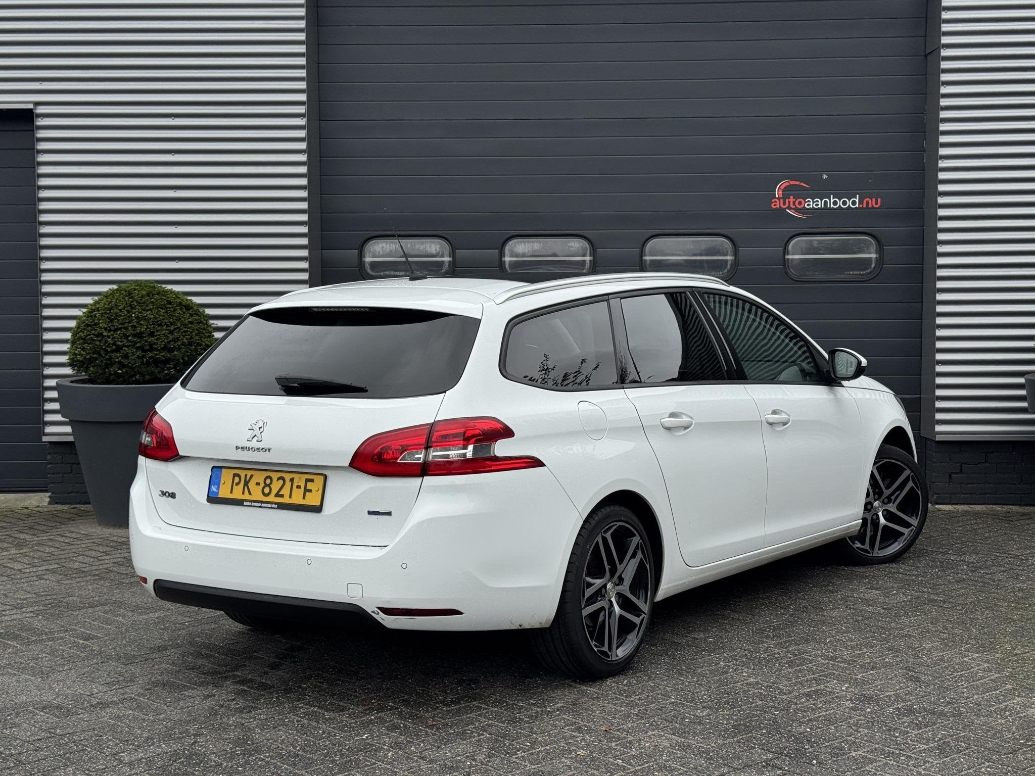 Peugeot 308 SW 1.2 PureTech Blue Lion ENGINE NOT 100% | Pano, Voorwielaandrijving, Stof, Gebruikt, Euro 6
