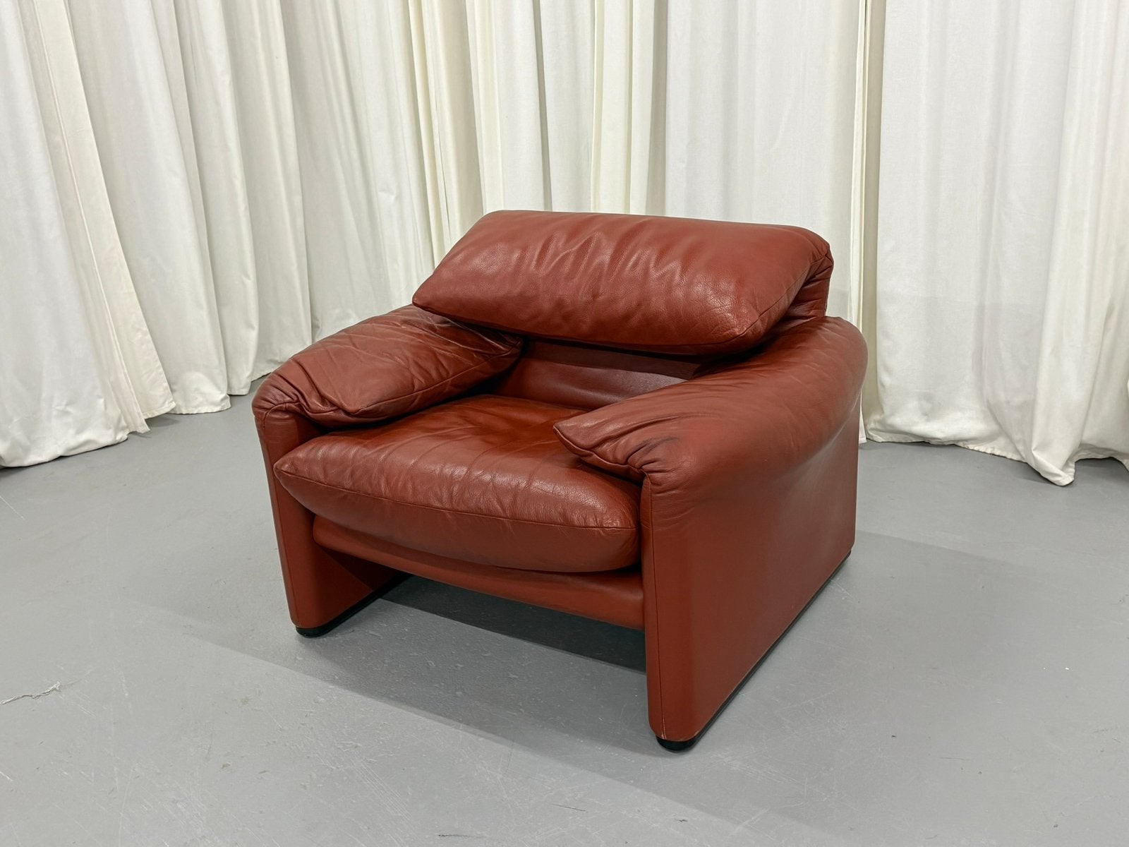 Cassina Maralunga fauteuil - rood/bruin leer, Ophalen, Gebruikt, Eenpersoons, Minder dan 150 cm