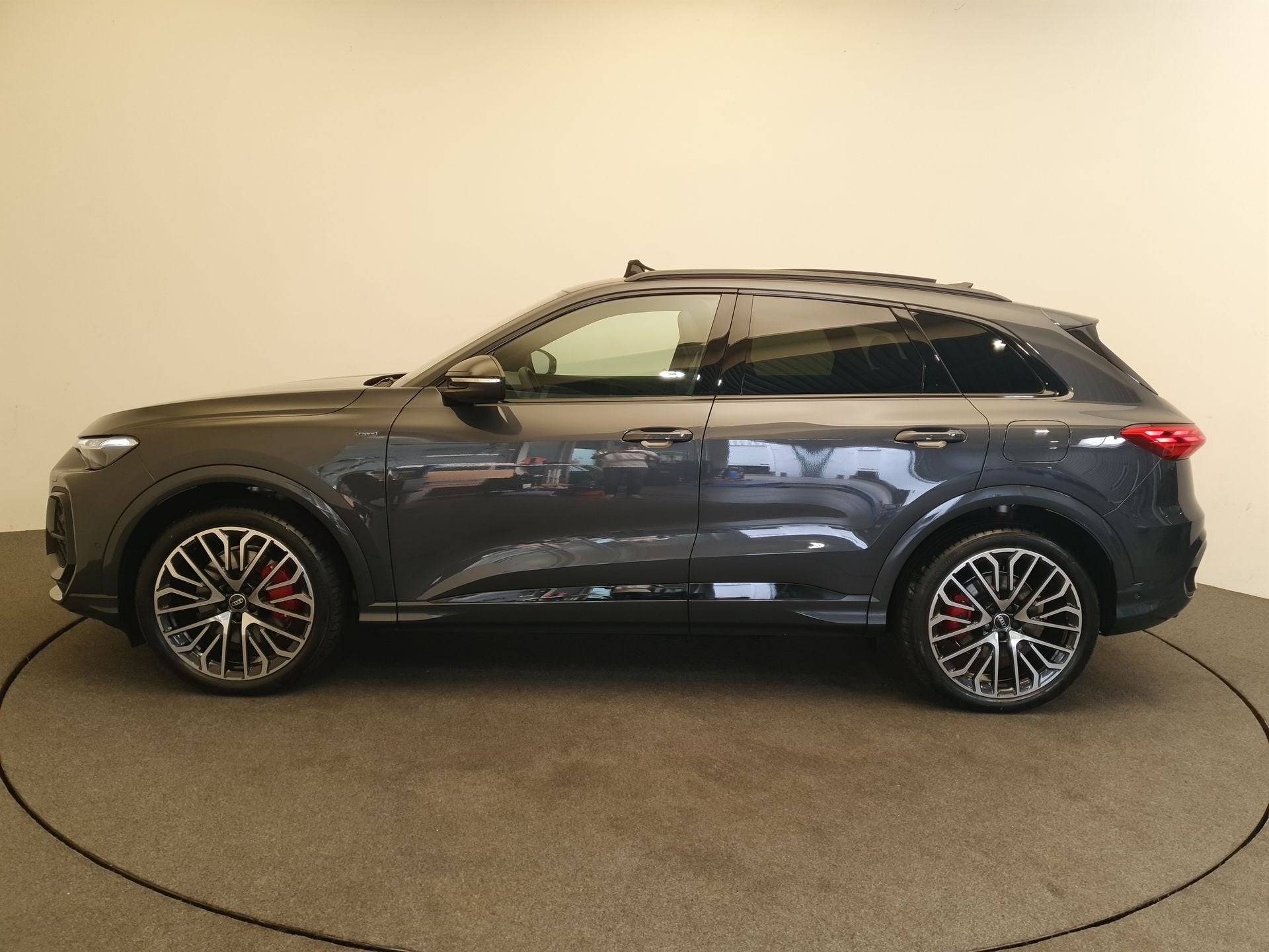 Audi Q5 2.0 TFSI e-hybrid 300pk quattro S edition Panoramada, Auto's, Zwart, 4 cilinders, Bedrijf, Hybride Elektrisch/Benzine