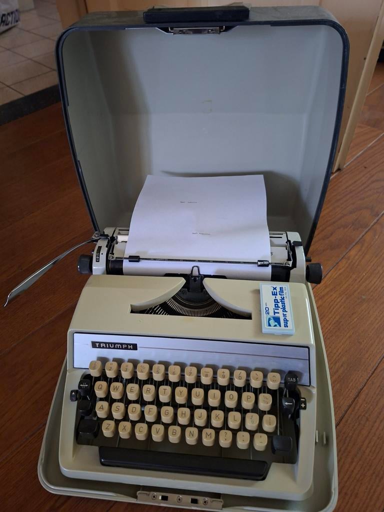 Triumph typemachine, Ophalen