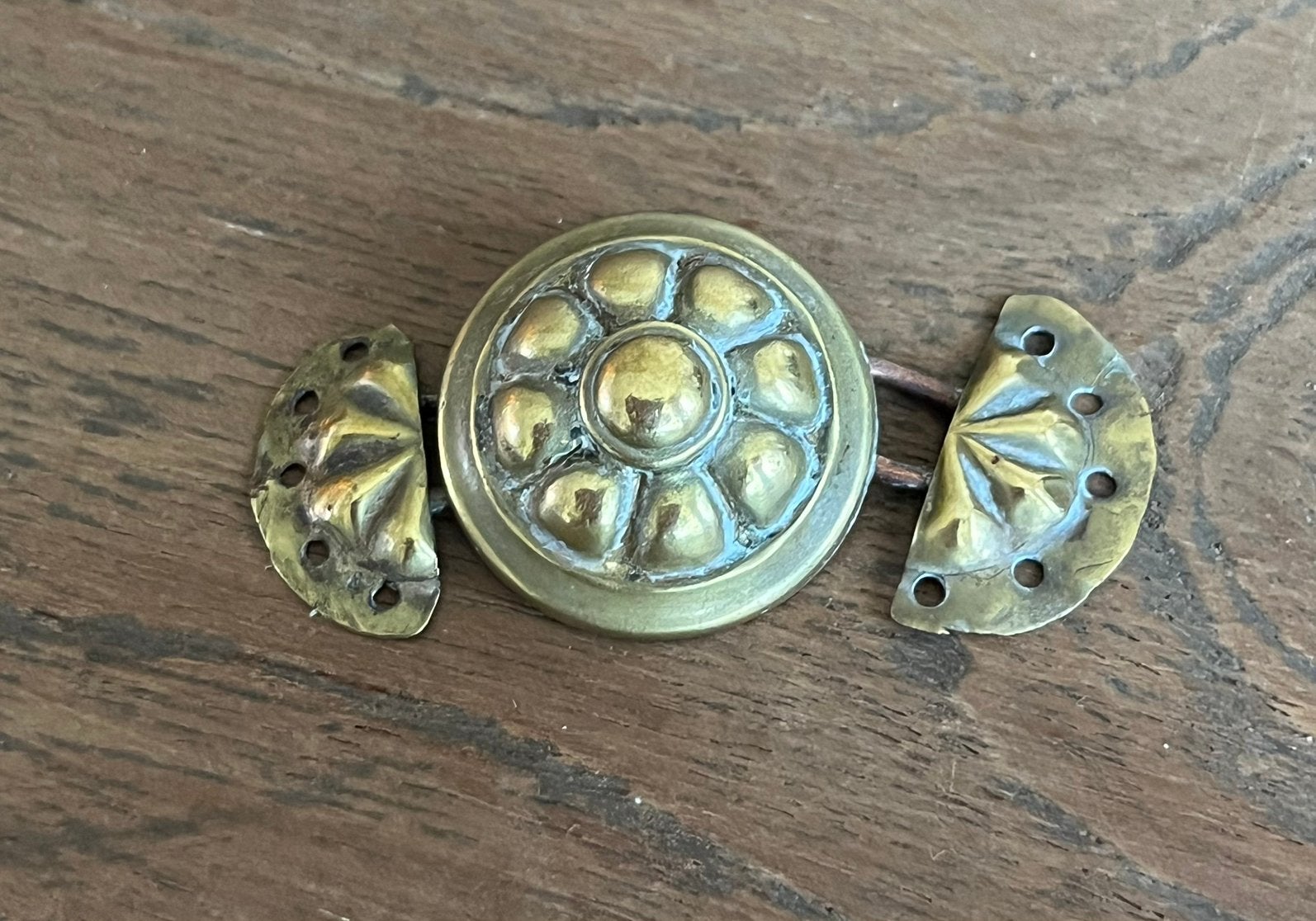 Antiek koperen drachtslotje, Verzenden, Koper