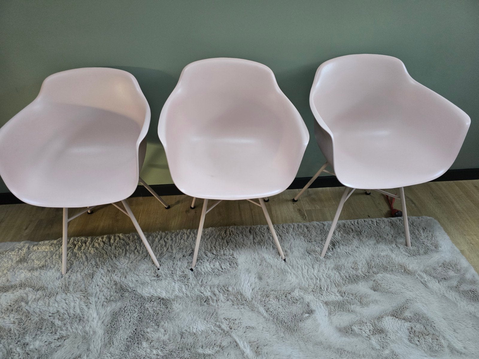 3 roze kunststof kuipstoelen, Ophalen, Kunststof, Overige kleuren, Drie