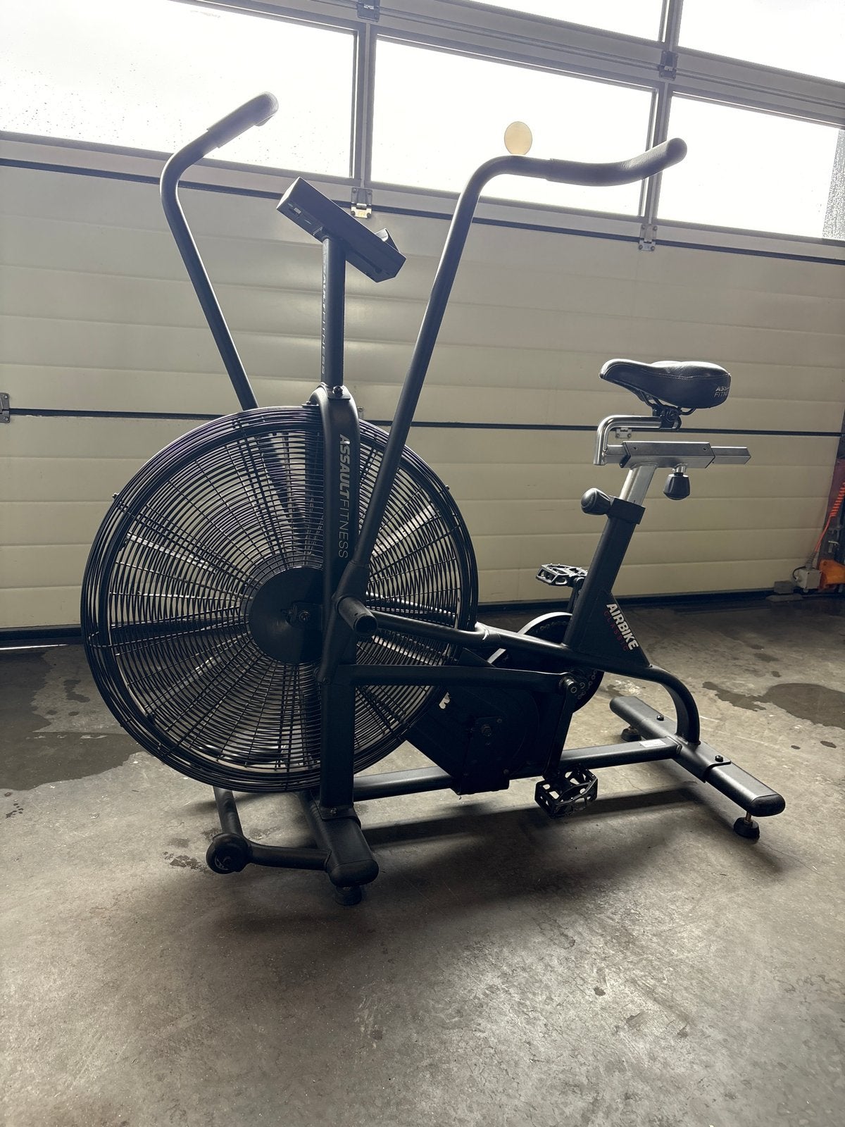 Assault Fitness Airbike - Zo goed als nieuw, Ophalen, Armen, Zo goed als nieuw, 9241eg