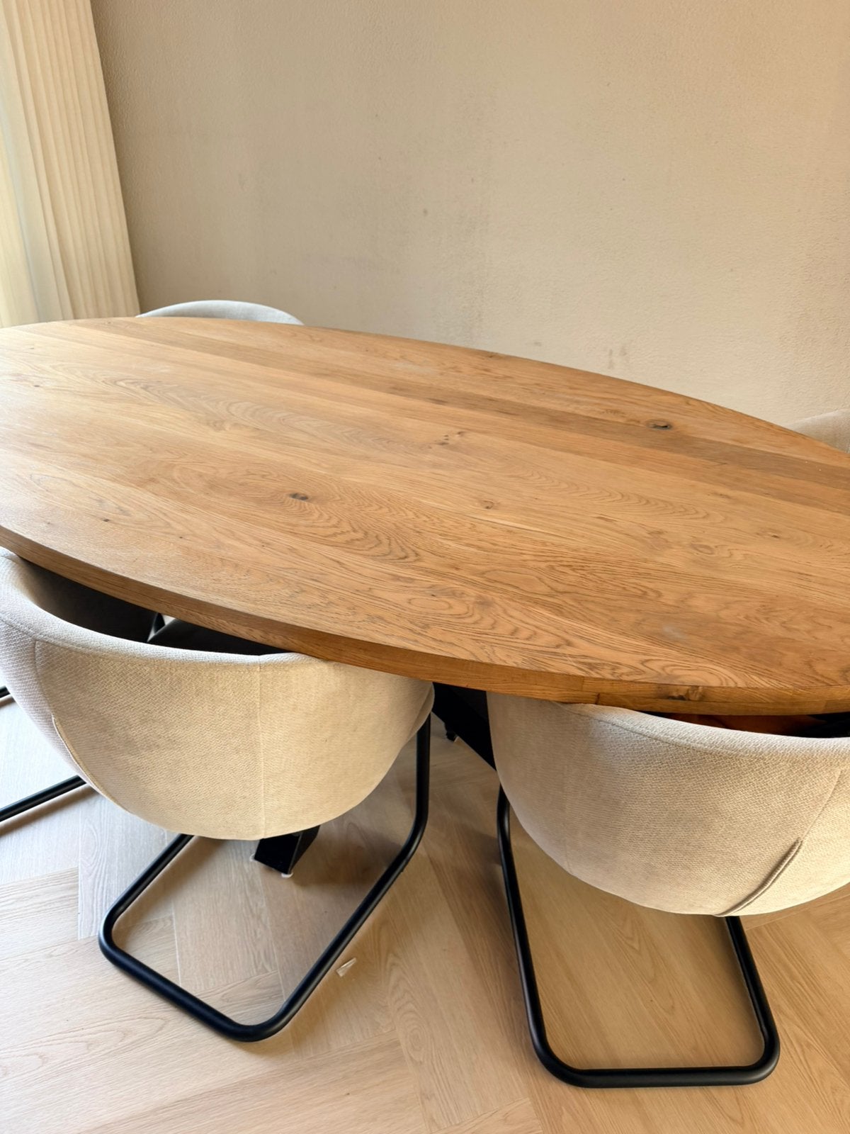 Eettafel echt eikenblad. Metalen voet, Huis en Inrichting, Tafels | Eettafels, Ophalen, 50 tot 100 cm, Zo goed als nieuw, 150 tot 200 cm