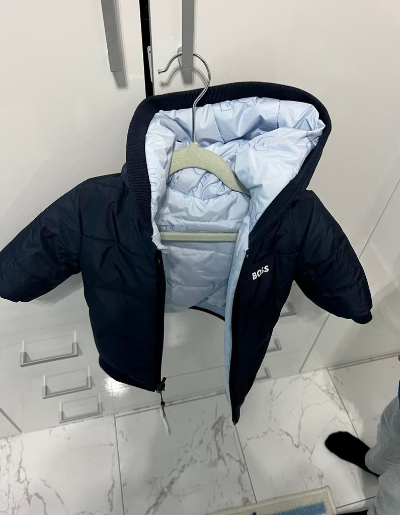 Hugo Boss baby jas - Zwart/Lichtblauw, Ophalen of Verzenden, Zo goed als nieuw, Jongetje
