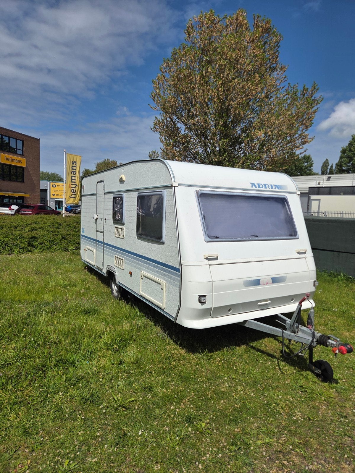 Adria Altea 461  Bouwjaar 2006 Mover, Truma Saphir Airco, Frans bed, Kachel, Treinzit, 750 - 1000 kg