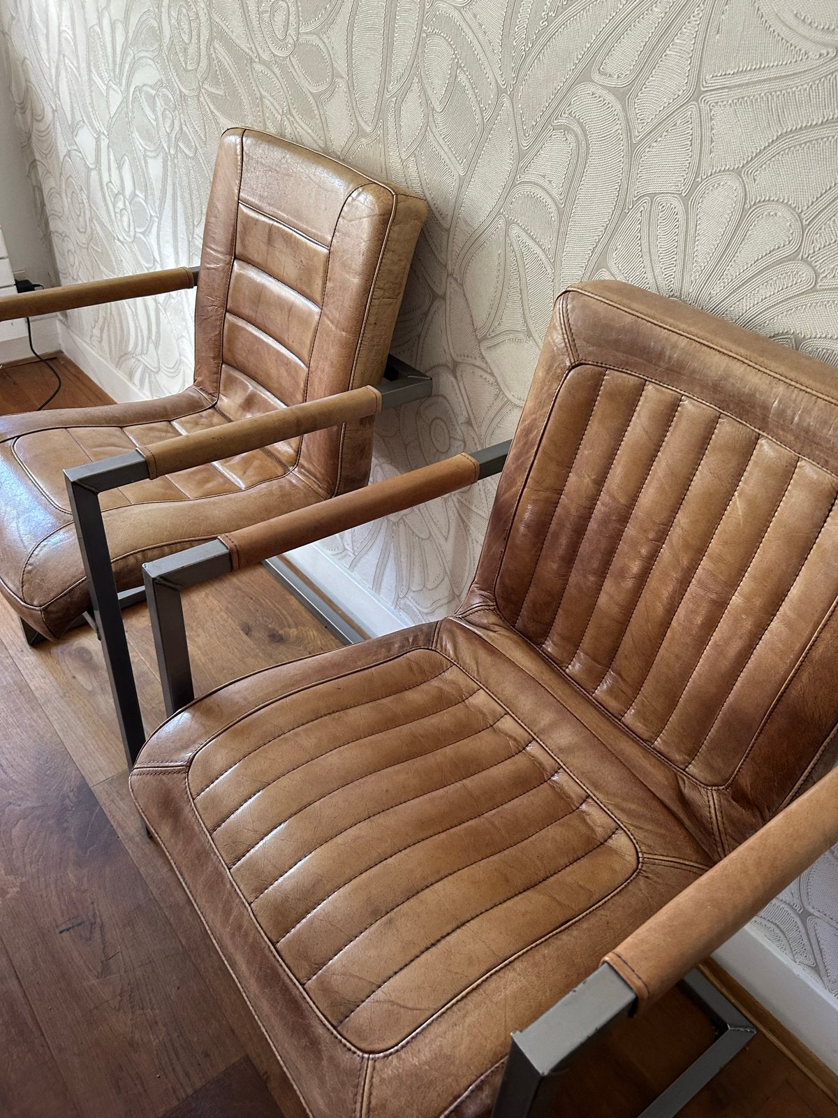 8 stuks stoelen (55x86 cm), Ophalen, Gebruikt, Bruin, Leer
