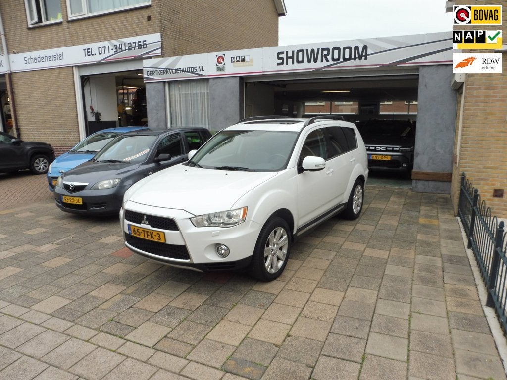 Mitsubishi Outlander 2.0 Edition Two/ Trekhaak/Camera/NW APK, Auto's, 4 cilinders, Wit, SUV of Terreinwagen, 1460 kg