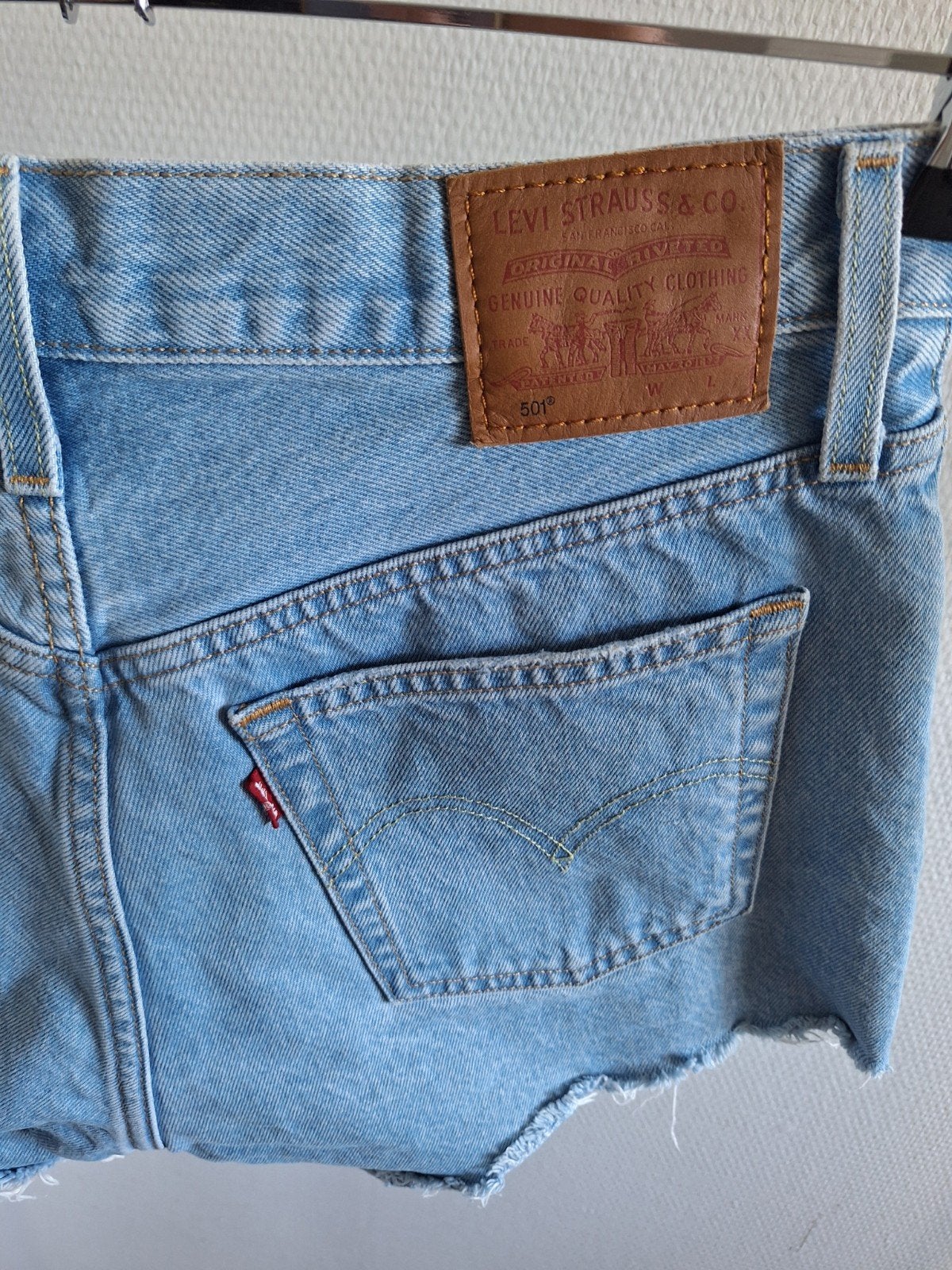 levi's short 501, Blauw, Ophalen of Verzenden, Zo goed als nieuw, W28 - W29 (confectie 36)